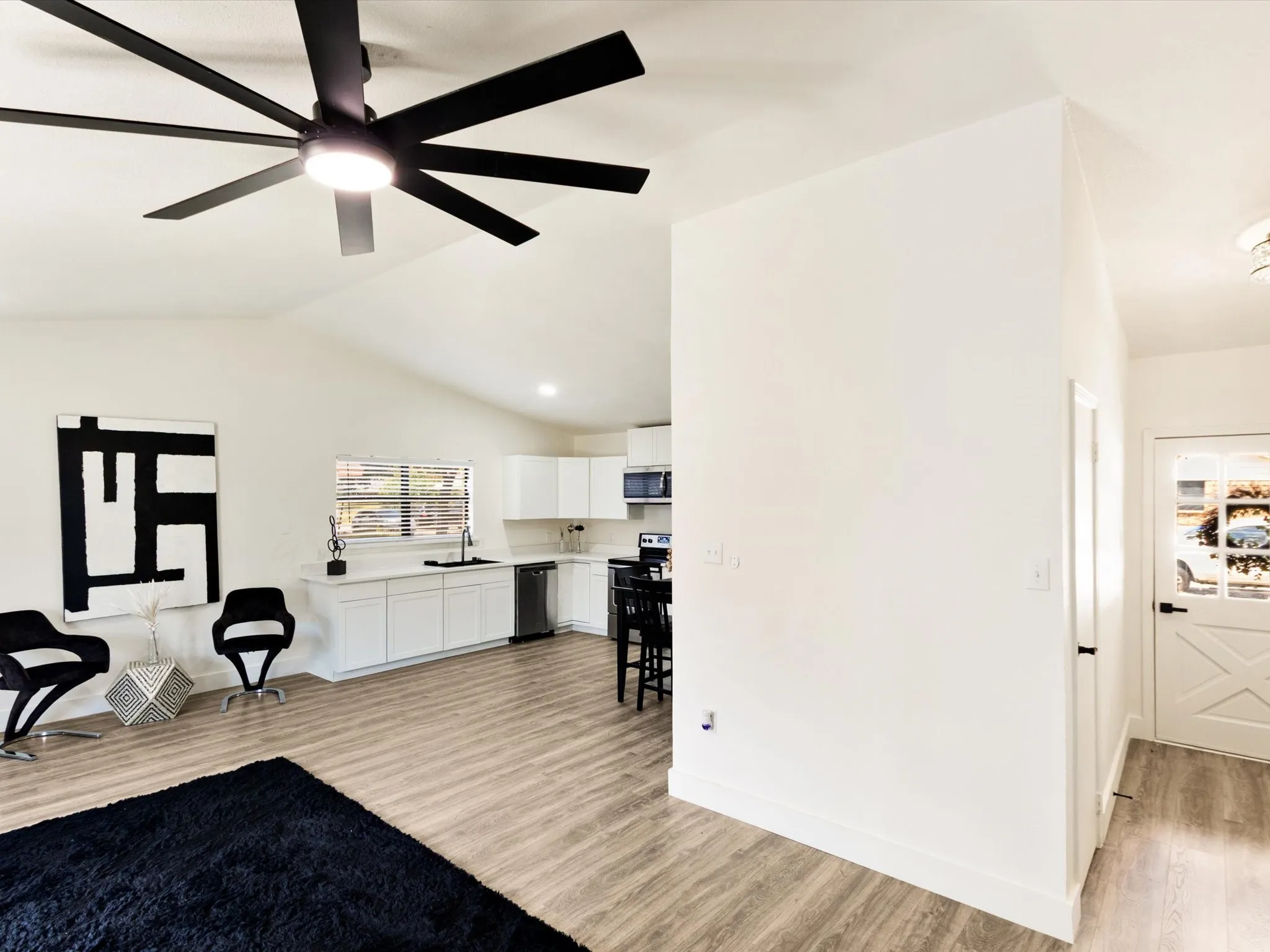 Single Family Residence For Sale in Dallas County , 1040 Carmody Drive, Mesquite, Texas 75149, 3 Bedroom, 2 Bathroom, 2 Garage spaces, 1,342 Sqft, built in 1983, mls#21356595, Real Estate Agent in Mesquite, Homes For Sale in Dallas county, Homes For Sale in Mesquite, Realtor in Mesquite Texas, Real Estate Brokerage Independent Realty Texas, Luminita Cordes Realtor