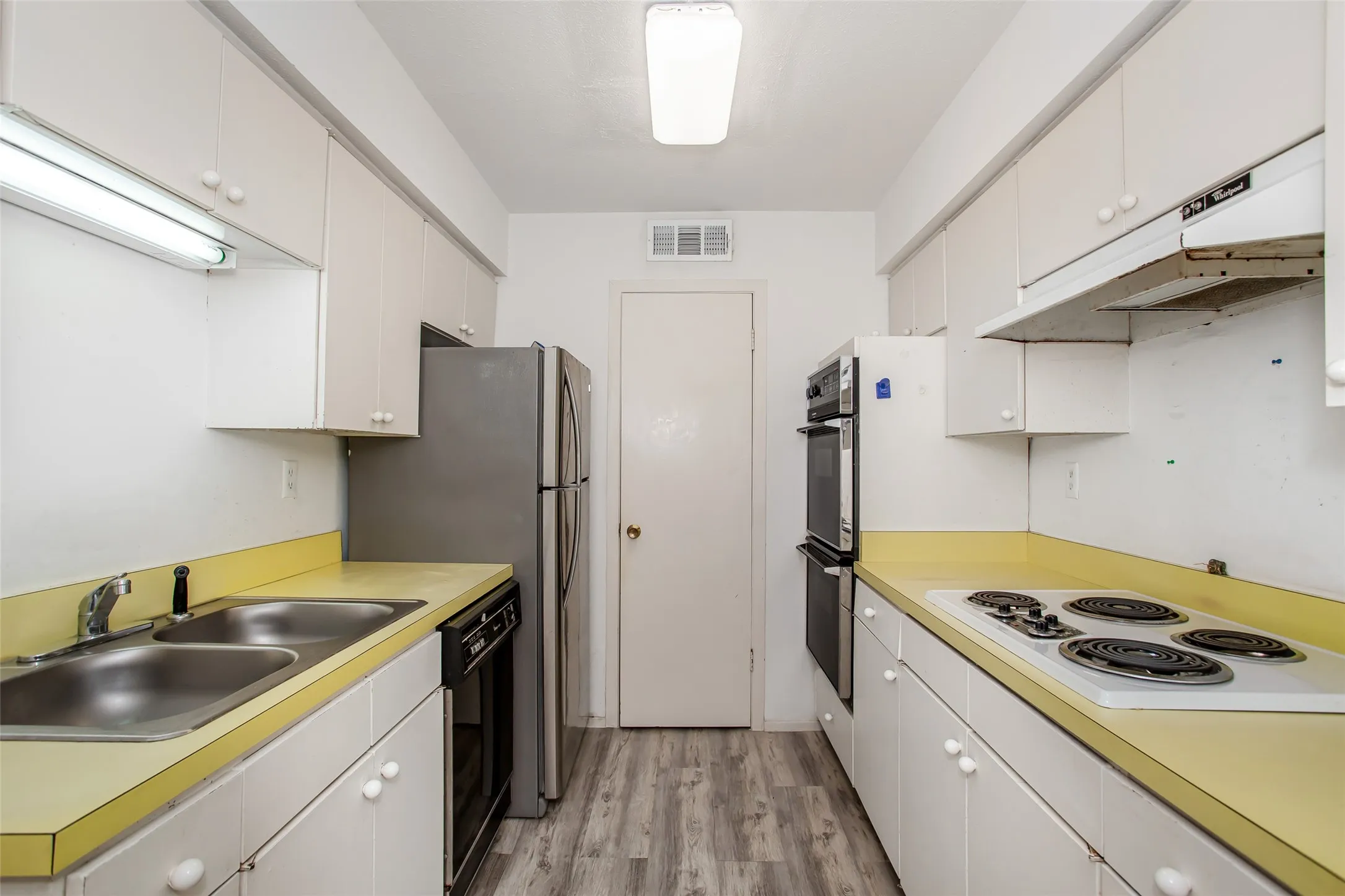 Condominium For Sale in Dallas County , 10771 Villager Road C, Dallas, Texas 75230, 3 Bedroom, 2 Bathroom, Garage spaces, 1,291 Sqft, built in 1969, Price $350,000, mls#21357242, Real Estate Agent in Dallas, Homes For Sale in Dallas county, Homes For Sale in Dallas, Realtor in Dallas Texas, Real Estate Brokerage Independent Realty Texas, Luminita Cordes Realtor