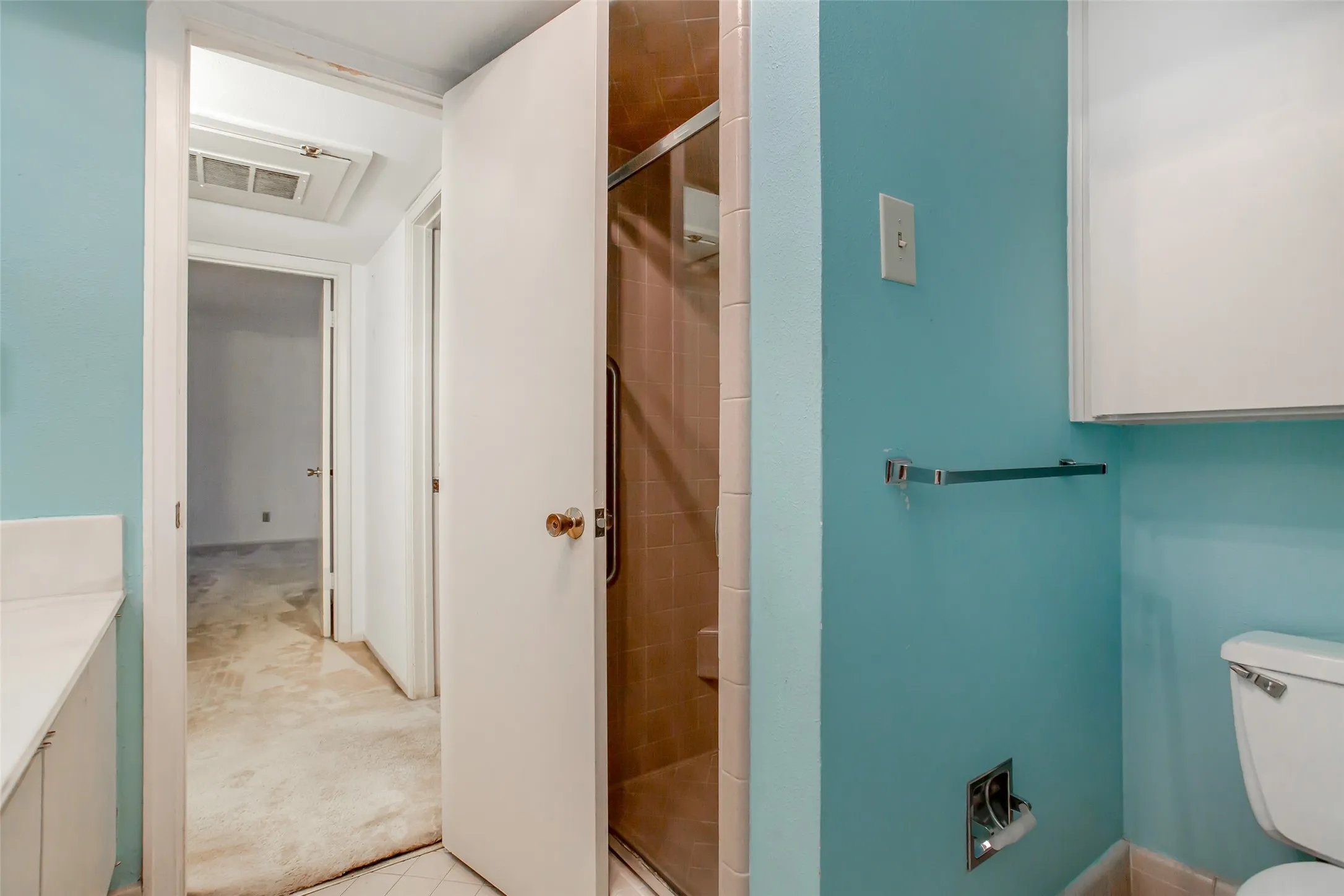 Condominium For Sale in Dallas County , 10771 Villager Road C, Dallas, Texas 75230, 3 Bedroom, 2 Bathroom, Garage spaces, 1,291 Sqft, built in 1969, Price $350,000, mls#21357242, Real Estate Agent in Dallas, Homes For Sale in Dallas county, Homes For Sale in Dallas, Realtor in Dallas Texas, Real Estate Brokerage Independent Realty Texas, Luminita Cordes Realtor