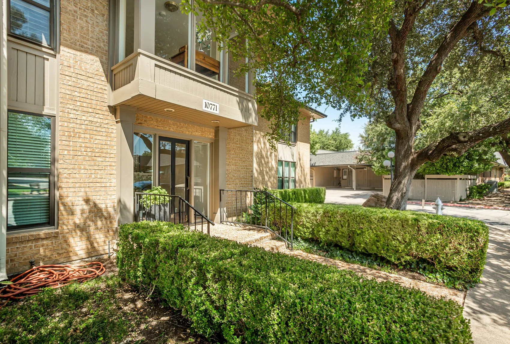Condominium For Sale in Dallas County , 10771 Villager Road C, Dallas, Texas 75230, 3 Bedroom, 2 Bathroom, Garage spaces, 1,291 Sqft, built in 1969, Price $350,000, mls#21357242, Real Estate Agent in Dallas, Homes For Sale in Dallas county, Homes For Sale in Dallas, Realtor in Dallas Texas, Real Estate Brokerage Independent Realty Texas, Luminita Cordes Realtor