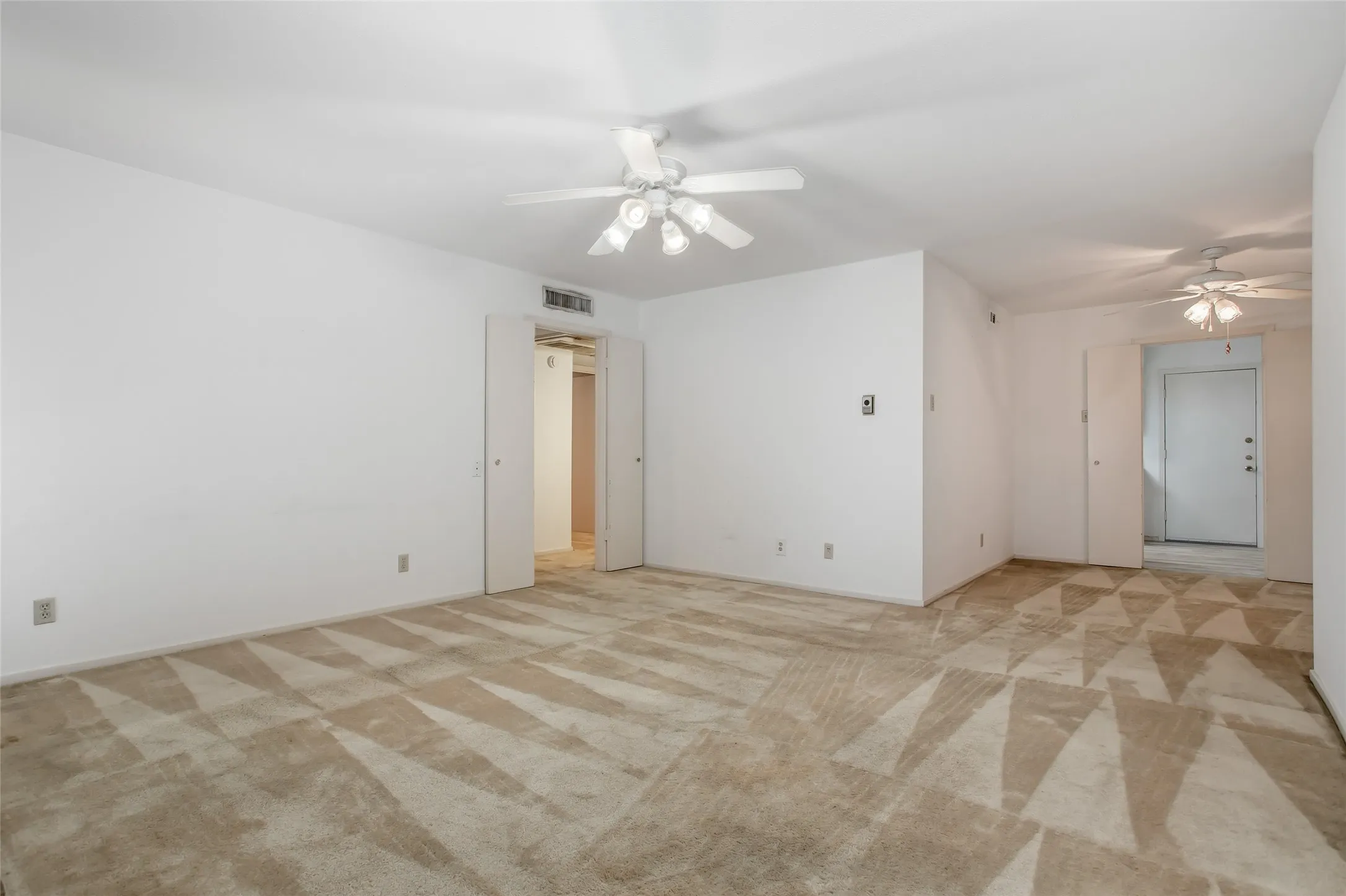 Condominium For Sale in Dallas County , 10771 Villager Road C, Dallas, Texas 75230, 3 Bedroom, 2 Bathroom, Garage spaces, 1,291 Sqft, built in 1969, Price $350,000, mls#21357242, Real Estate Agent in Dallas, Homes For Sale in Dallas county, Homes For Sale in Dallas, Realtor in Dallas Texas, Real Estate Brokerage Independent Realty Texas, Luminita Cordes Realtor