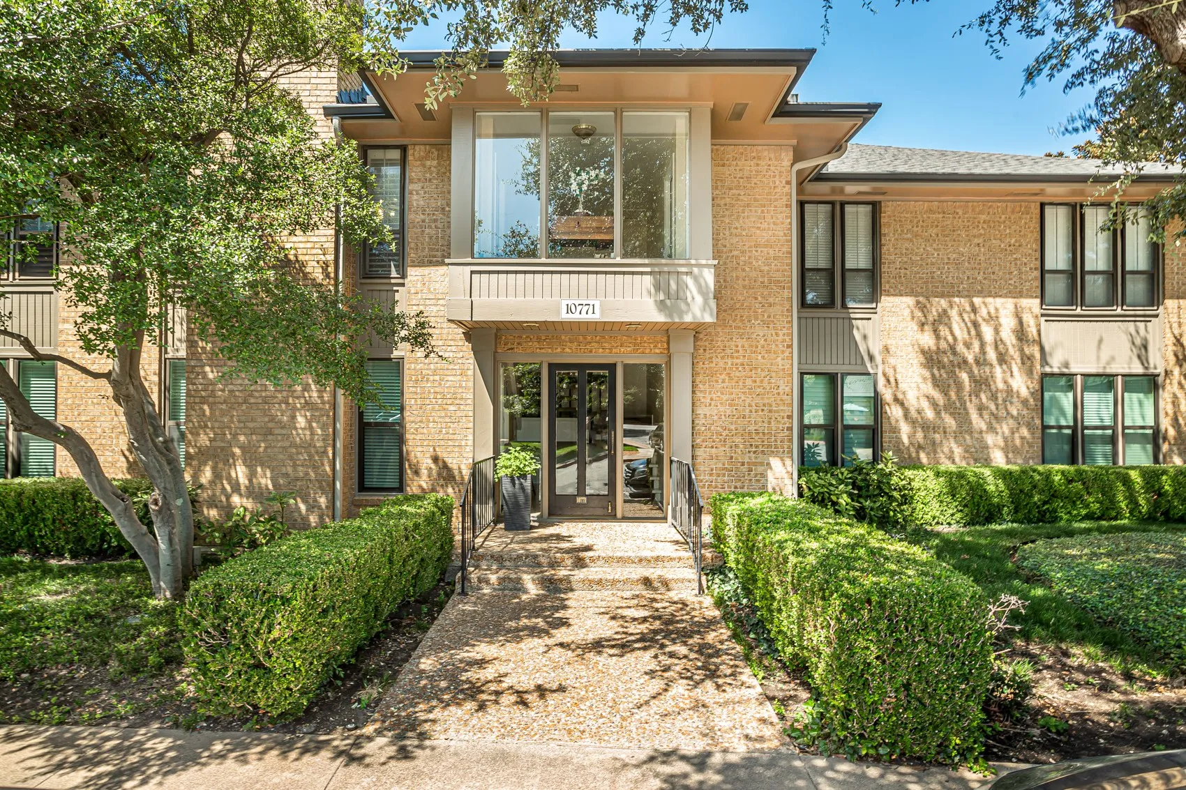 Condominium For Sale in Dallas County , 10771 Villager Road C, Dallas, Texas 75230, 3 Bedroom, 2 Bathroom, Garage spaces, 1,291 Sqft, built in 1969, Price $350,000, mls#21357242, Real Estate Agent in Dallas, Homes For Sale in Dallas county, Homes For Sale in Dallas, Realtor in Dallas Texas, Real Estate Brokerage Independent Realty Texas, Luminita Cordes Realtor