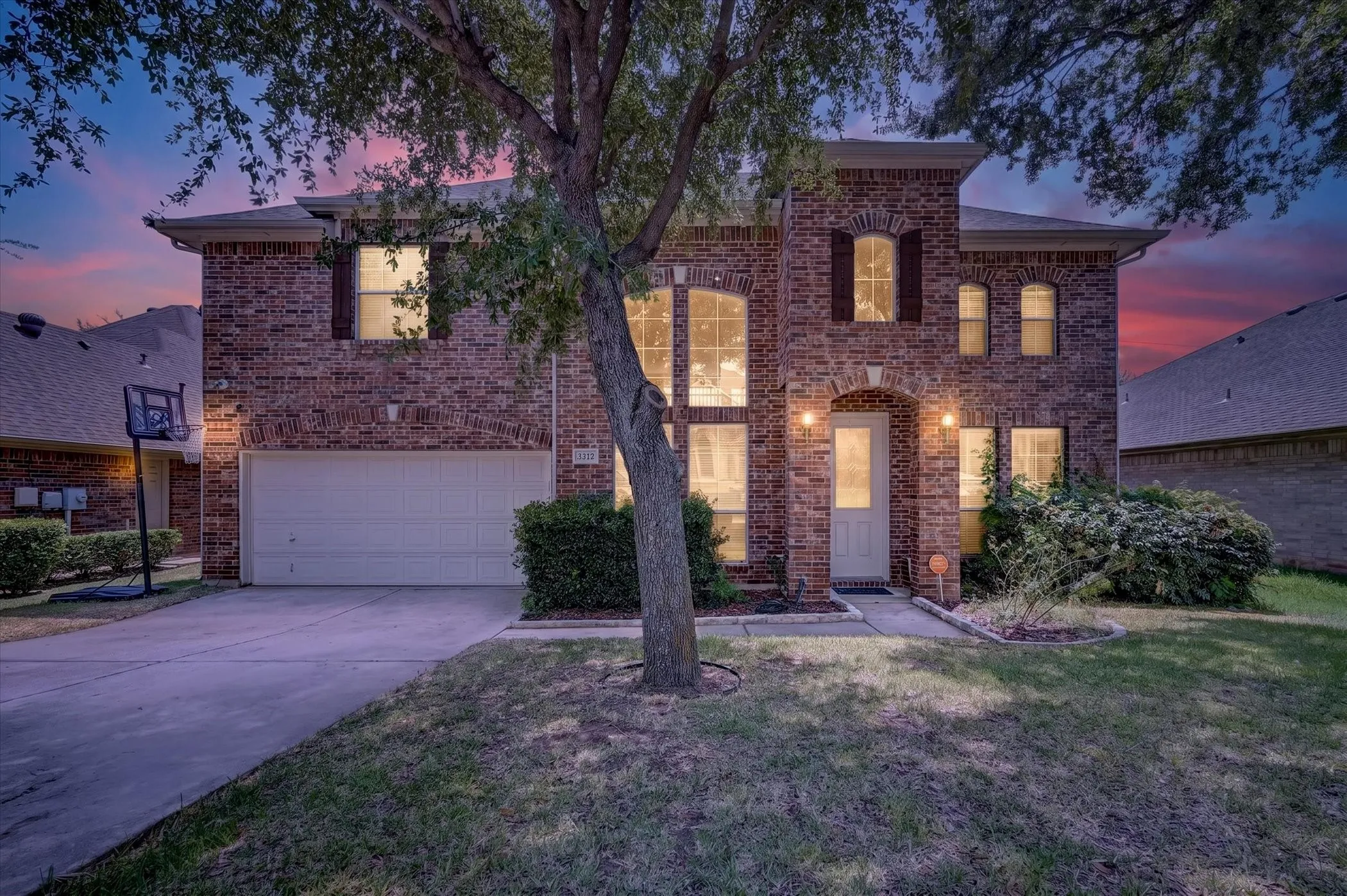 Single Family Residence For Sale in Denton County , 3312 Marymount Drive, Denton, Texas 76210, 4 Bedroom, 3 Bathroom, 2 Garage spaces, 3,317 Sqft, built in 2005, mls#21351981, Real Estate Agent in Denton, Homes For Sale in Denton county, Homes For Sale in Denton, Realtor in Denton Texas, Real Estate Brokerage Independent Realty Texas, Luminita Cordes Realtor