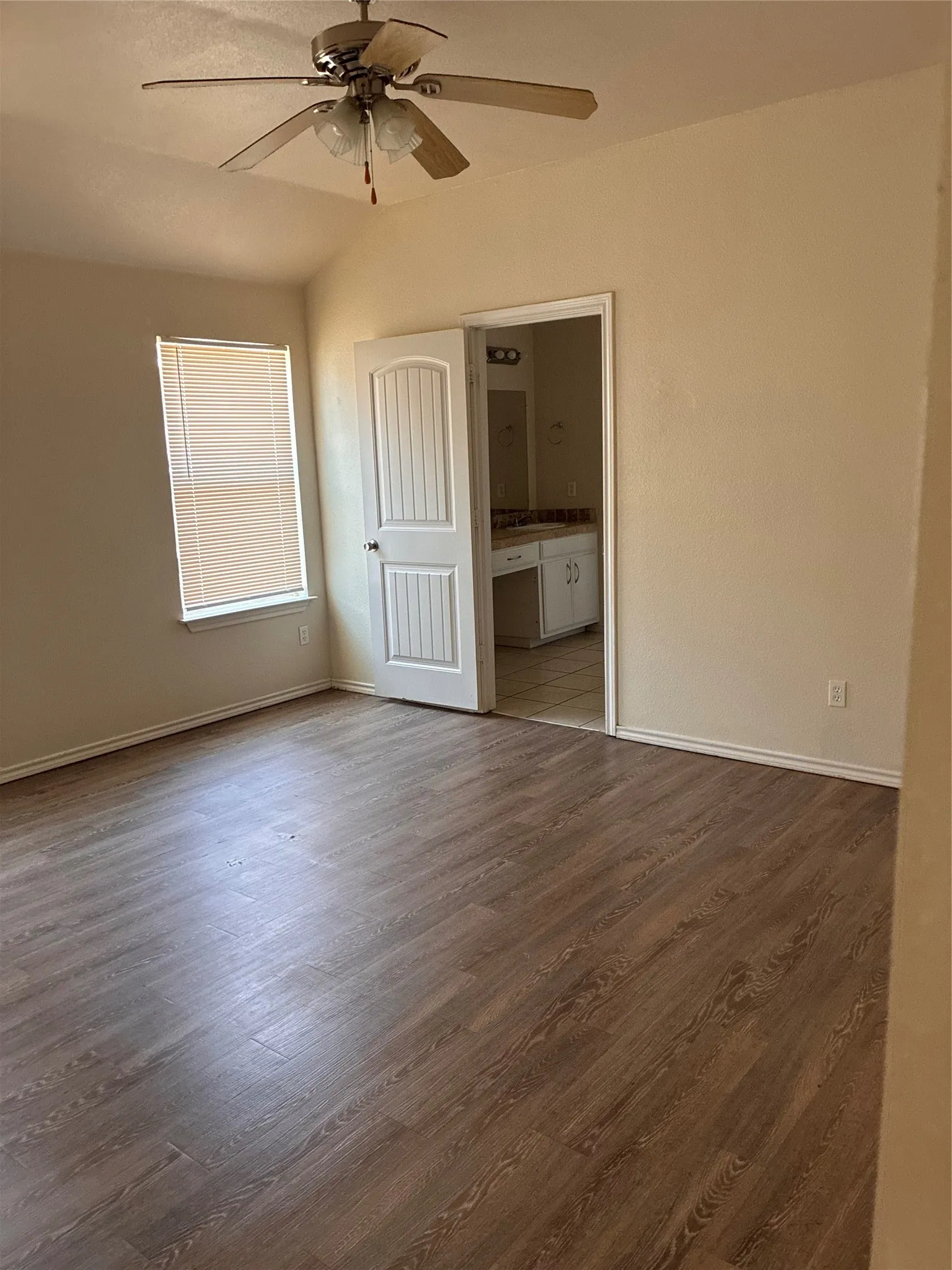 Single Family Residence For Rent in Tarrant County , 1029 Morrison Drive, Fort Worth, Texas 76120, 4 Bedroom, 2 Bathroom, 2 Garage spaces, 1,731 Sqft, built in 2007, mls#21329335, Real Estate Agent in Fort Worth, Homes For Rent in Tarrant county, Homes For Rent in Fort Worth, Realtor in Fort Worth Texas, Real Estate Brokerage Independent Realty Texas, Luminita Cordes Realtor