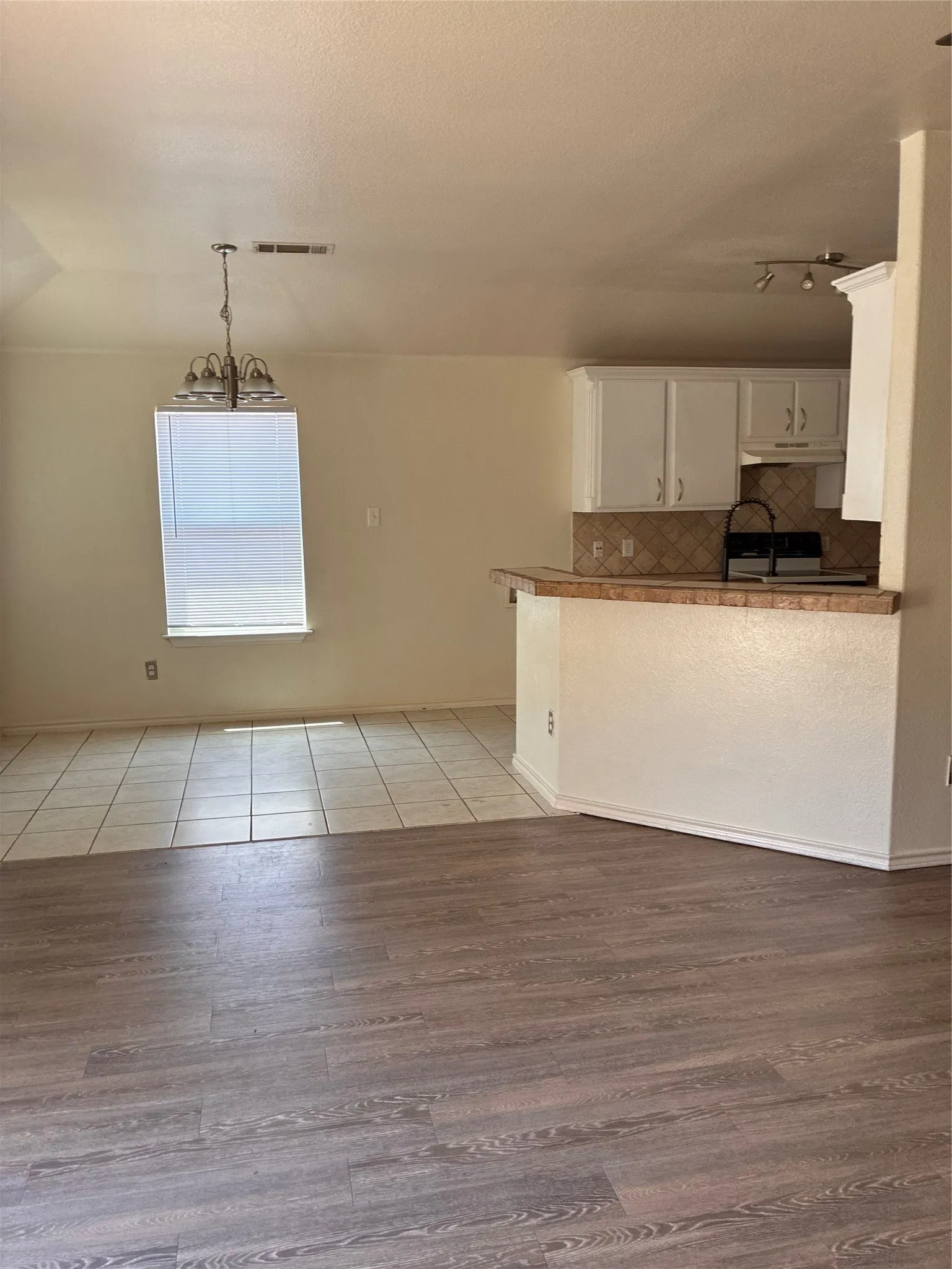 Single Family Residence For Rent in Tarrant County , 1029 Morrison Drive, Fort Worth, Texas 76120, 4 Bedroom, 2 Bathroom, 2 Garage spaces, 1,731 Sqft, built in 2007, mls#21329335, Real Estate Agent in Fort Worth, Homes For Rent in Tarrant county, Homes For Rent in Fort Worth, Realtor in Fort Worth Texas, Real Estate Brokerage Independent Realty Texas, Luminita Cordes Realtor
