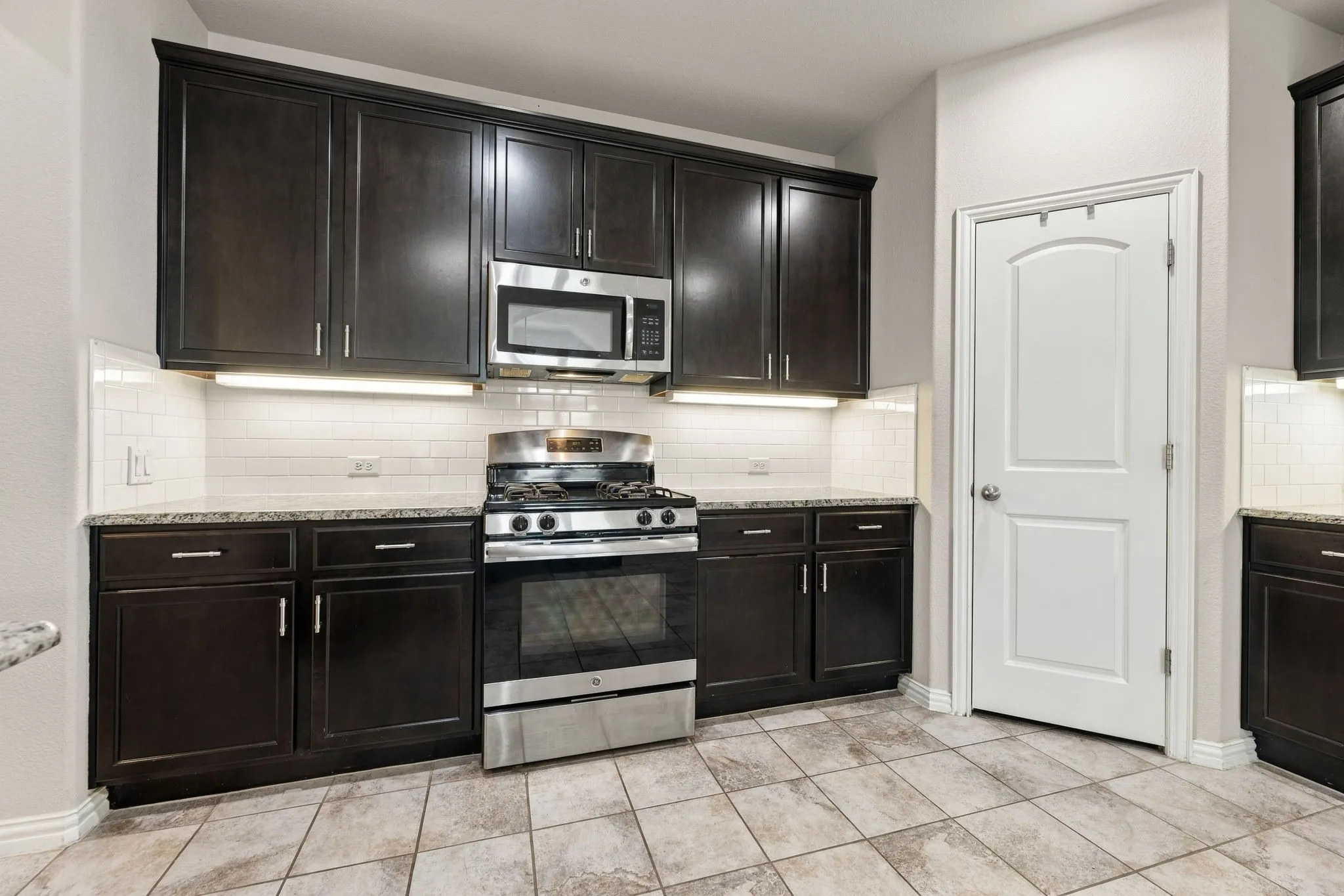 Single Family Residence For Sale in Denton County , 1517 Sea Island Road, Aubrey, Texas 76227, 4 Bedroom, 2 Bathroom, 2 Garage spaces, 2,261 Sqft, built in 2016, mls#21357226, Real Estate Agent in Aubrey, Homes For Sale in Denton county, Homes For Sale in Aubrey, Realtor in Aubrey Texas, Real Estate Brokerage Independent Realty Texas, Luminita Cordes Realtor