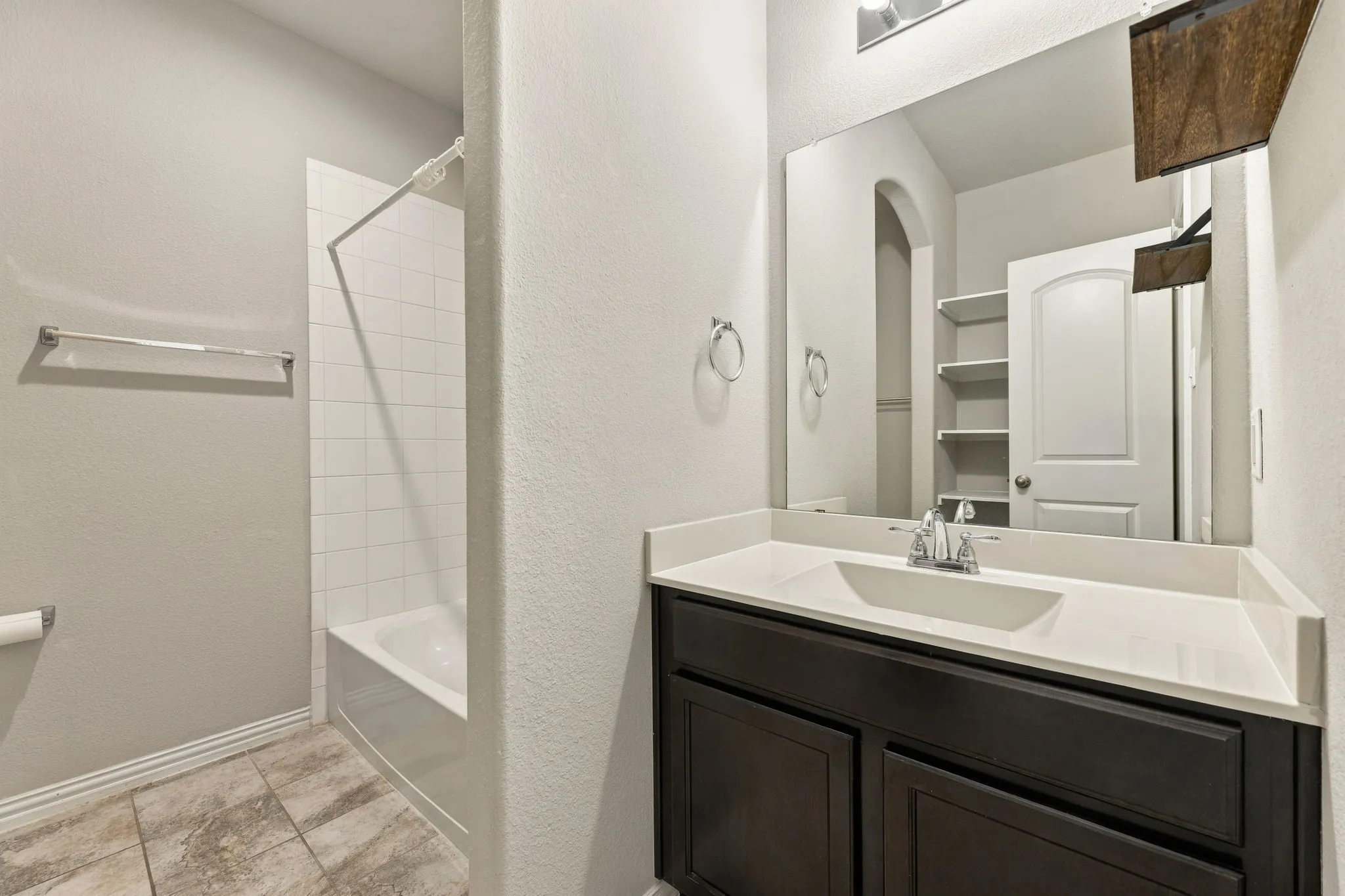 Single Family Residence For Sale in Denton County , 1517 Sea Island Road, Aubrey, Texas 76227, 4 Bedroom, 2 Bathroom, 2 Garage spaces, 2,261 Sqft, built in 2016, mls#21357226, Real Estate Agent in Aubrey, Homes For Sale in Denton county, Homes For Sale in Aubrey, Realtor in Aubrey Texas, Real Estate Brokerage Independent Realty Texas, Luminita Cordes Realtor