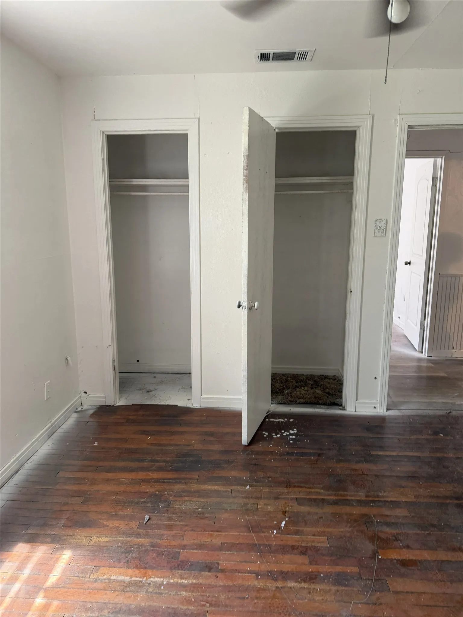 Single Family Residence For Sale in Navarro County , 504 W Main Street, Richland, Texas 76681, 2 Bedroom, 1 Bathroom, Garage spaces, 1,200 Sqft, built in 1955, mls#21356303, Real Estate Agent in Richland, Homes For Sale in Navarro county, Homes For Sale in Richland, Realtor in Richland Texas, Real Estate Brokerage Independent Realty Texas, Luminita Cordes Realtor