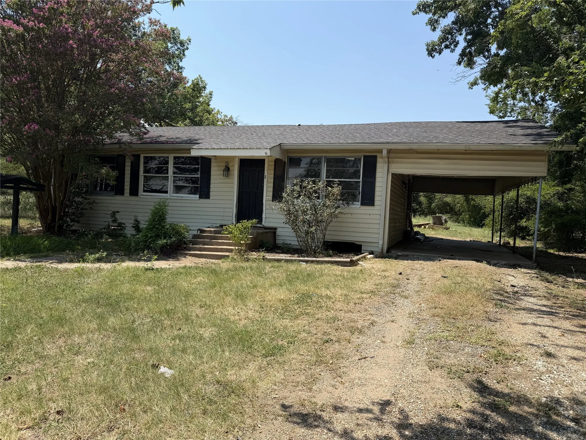 Single Family Residence For Sale in Navarro County , 504 W Main Street, Richland, Texas 76681, 2 Bedroom, 1 Bathroom, Garage spaces, 1,200 Sqft, built in 1955, mls#21356303, Real Estate Agent in Richland, Homes For Sale in Navarro county, Homes For Sale in Richland, Realtor in Richland Texas, Real Estate Brokerage Independent Realty Texas, Luminita Cordes Realtor