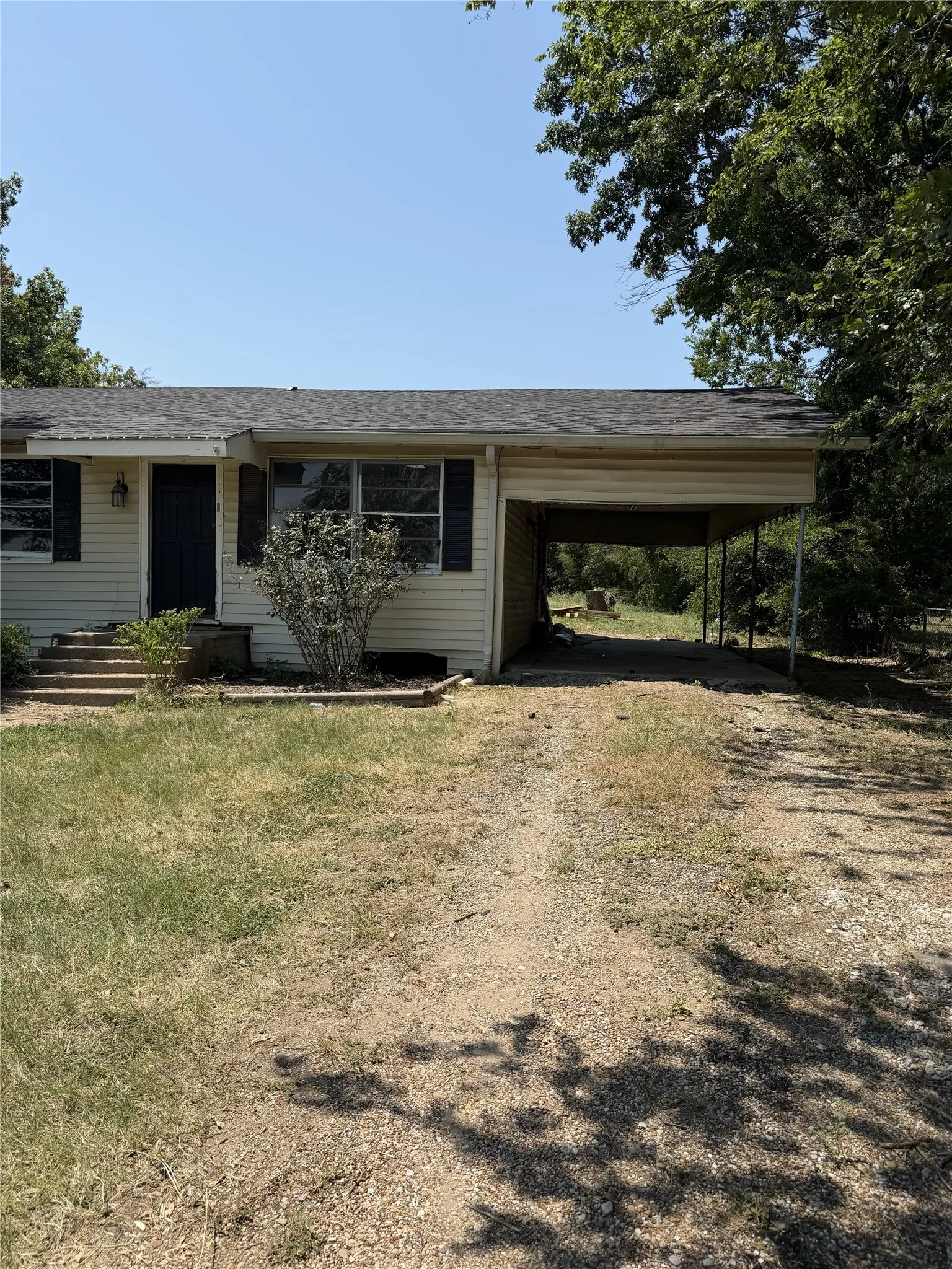 Single Family Residence For Sale in Navarro County , 504 W Main Street, Richland, Texas 76681, 2 Bedroom, 1 Bathroom, Garage spaces, 1,200 Sqft, built in 1955, mls#21356303, Real Estate Agent in Richland, Homes For Sale in Navarro county, Homes For Sale in Richland, Realtor in Richland Texas, Real Estate Brokerage Independent Realty Texas, Luminita Cordes Realtor