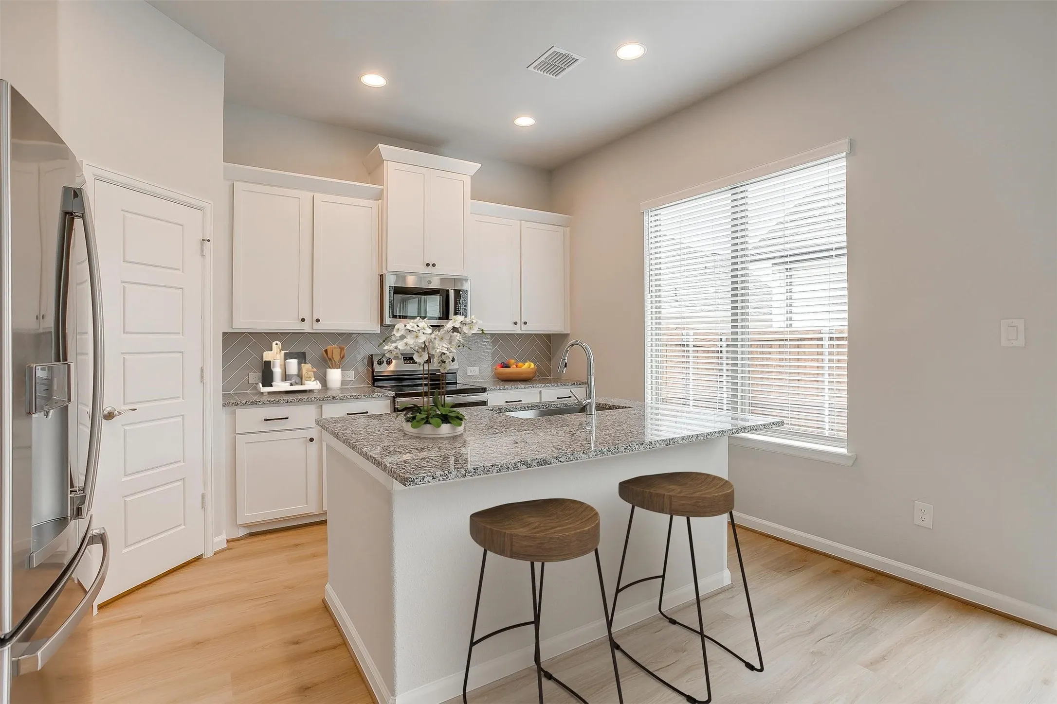 Single Family Residence For Rent in Tarrant County , 10512 Palmera Road, Fort Worth, Texas 76126, 2 Bedroom, 2 Bathroom, Garage spaces, 1,114 Sqft, built in 2025, Price $2,325, mls#21328831, Real Estate Agent in Fort Worth, Homes For Rent in Tarrant county, Homes For Rent in Fort Worth, Realtor in Fort Worth Texas, Real Estate Brokerage Independent Realty Texas, Luminita Cordes Realtor