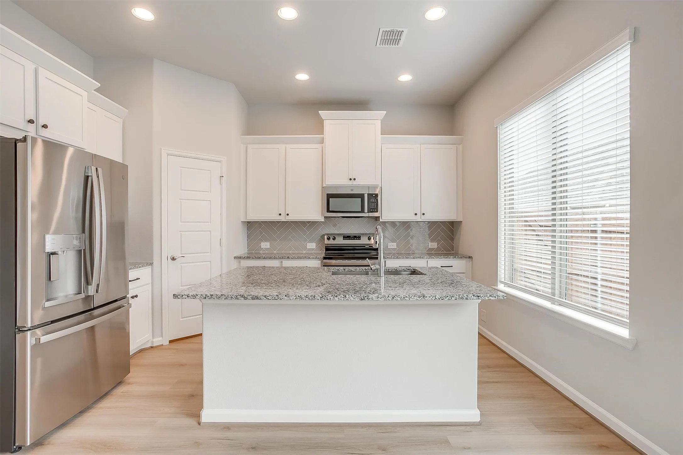 Single Family Residence For Rent in Tarrant County , 10512 Palmera Road, Fort Worth, Texas 76126, 2 Bedroom, 2 Bathroom, Garage spaces, 1,114 Sqft, built in 2025, Price $2,325, mls#21328831, Real Estate Agent in Fort Worth, Homes For Rent in Tarrant county, Homes For Rent in Fort Worth, Realtor in Fort Worth Texas, Real Estate Brokerage Independent Realty Texas, Luminita Cordes Realtor