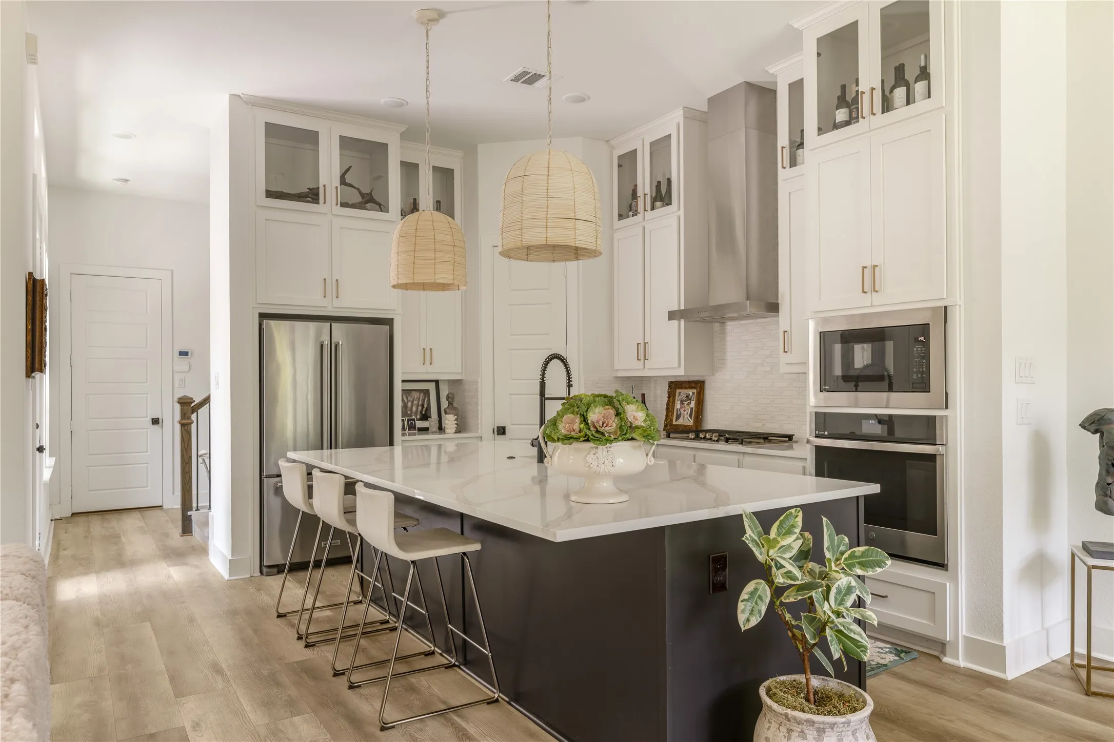 Single Family Residence For Sale in Dallas County , 3702 Red Leaf Lane, Dallas, Texas 75209, 3 Bedroom, 3 Bathroom, 2 Garage spaces, 2,217 Sqft, built in 2021, mls#21356184, Real Estate Agent in Dallas, Homes For Sale in Dallas county, Homes For Sale in Dallas, Realtor in Dallas Texas, Real Estate Brokerage Independent Realty Texas, Luminita Cordes Realtor