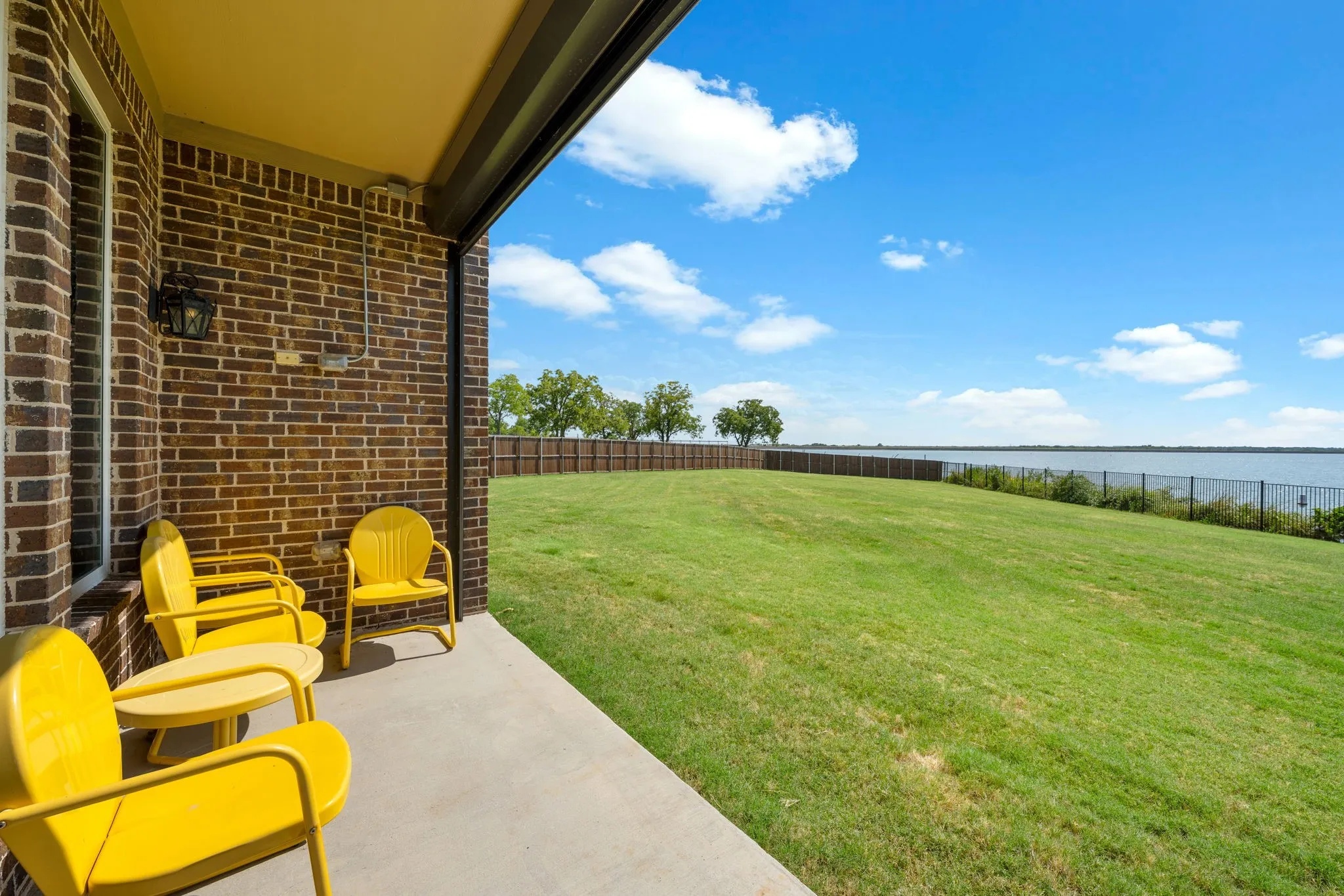 Single Family Residence For Sale in Kaufman County , 18144 Lakefront Court, Forney, Texas 75126, 4 Bedroom, 5 Bathroom, 2 Garage spaces, 2,991 Sqft, built in 2019, mls#21355715, Real Estate Agent in Forney, Homes For Sale in Kaufman county, Homes For Sale in Forney, Realtor in Forney Texas, Real Estate Brokerage Independent Realty Texas, Luminita Cordes Realtor