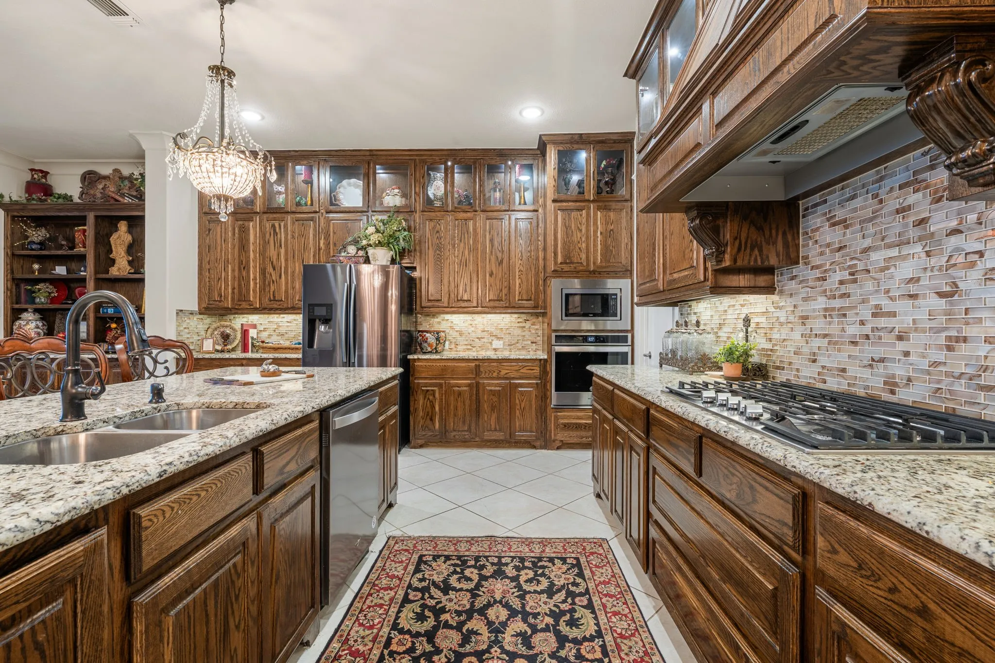 Single Family Residence For Sale in Kaufman County , 18144 Lakefront Court, Forney, Texas 75126, 4 Bedroom, 5 Bathroom, 2 Garage spaces, 2,991 Sqft, built in 2019, mls#21355715, Real Estate Agent in Forney, Homes For Sale in Kaufman county, Homes For Sale in Forney, Realtor in Forney Texas, Real Estate Brokerage Independent Realty Texas, Luminita Cordes Realtor