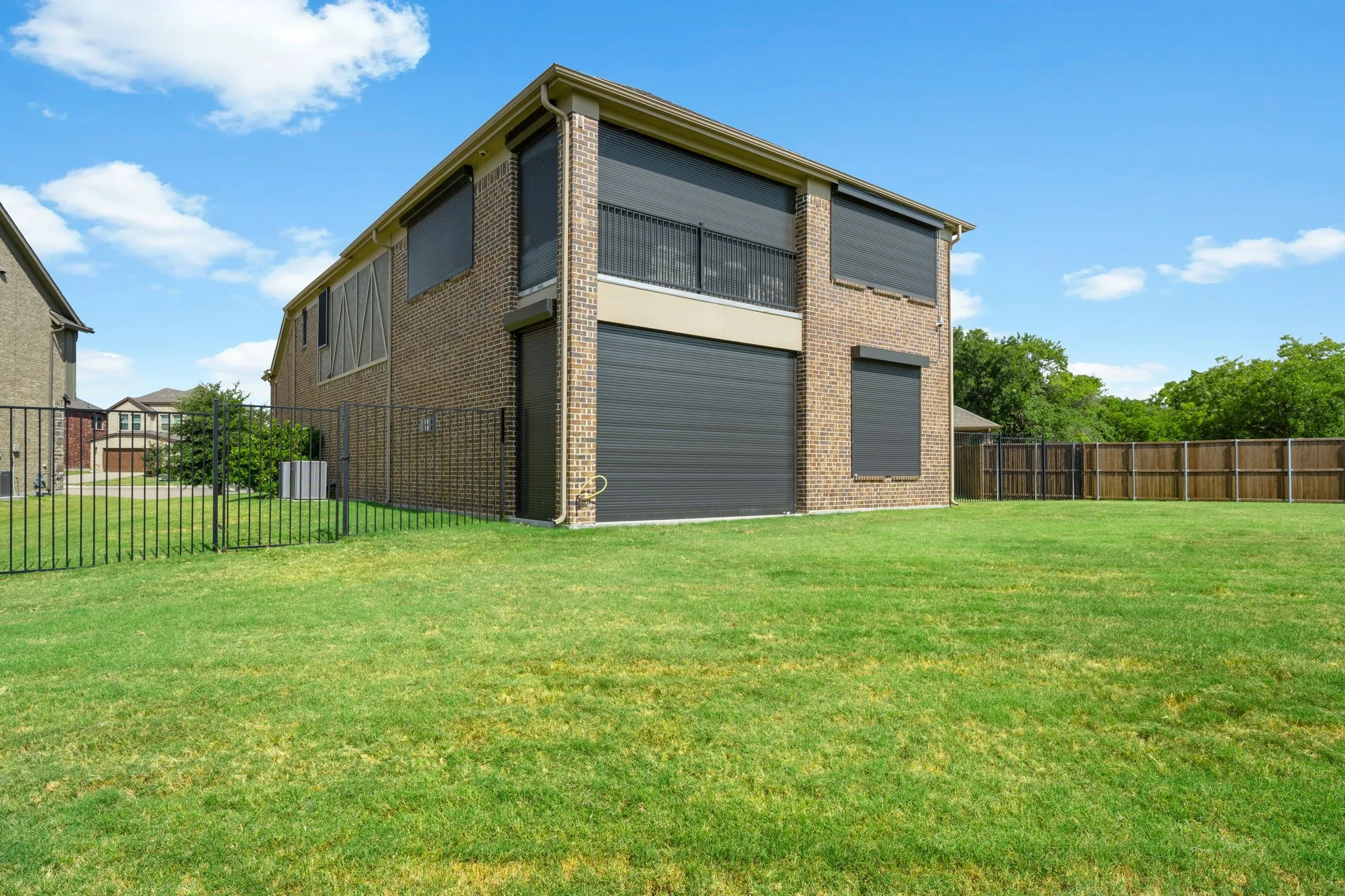 Hurricane Shutters Do Convey with purchase