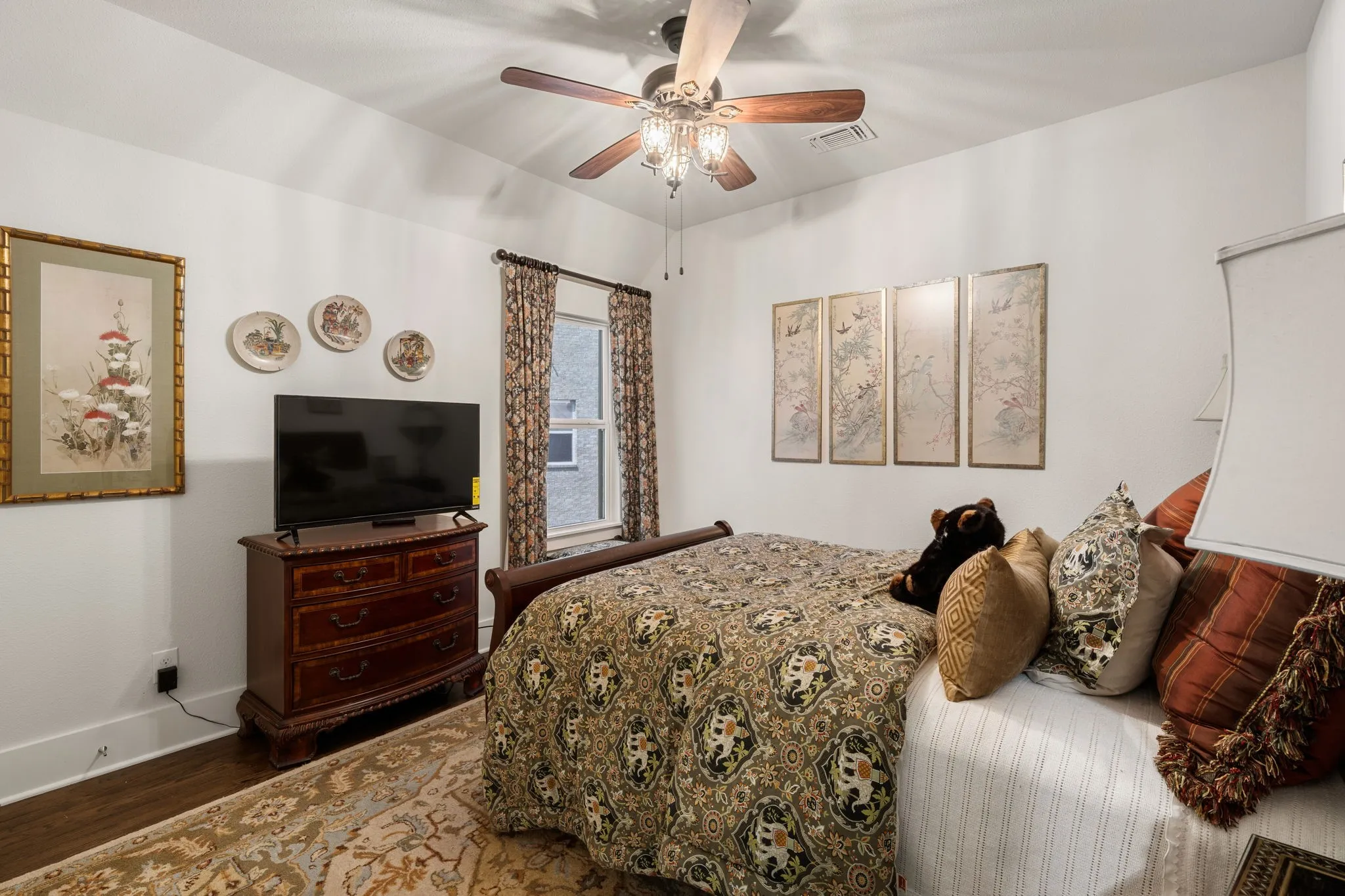 Single Family Residence For Sale in Kaufman County , 18144 Lakefront Court, Forney, Texas 75126, 4 Bedroom, 5 Bathroom, 2 Garage spaces, 2,991 Sqft, built in 2019, mls#21355715, Real Estate Agent in Forney, Homes For Sale in Kaufman county, Homes For Sale in Forney, Realtor in Forney Texas, Real Estate Brokerage Independent Realty Texas, Luminita Cordes Realtor