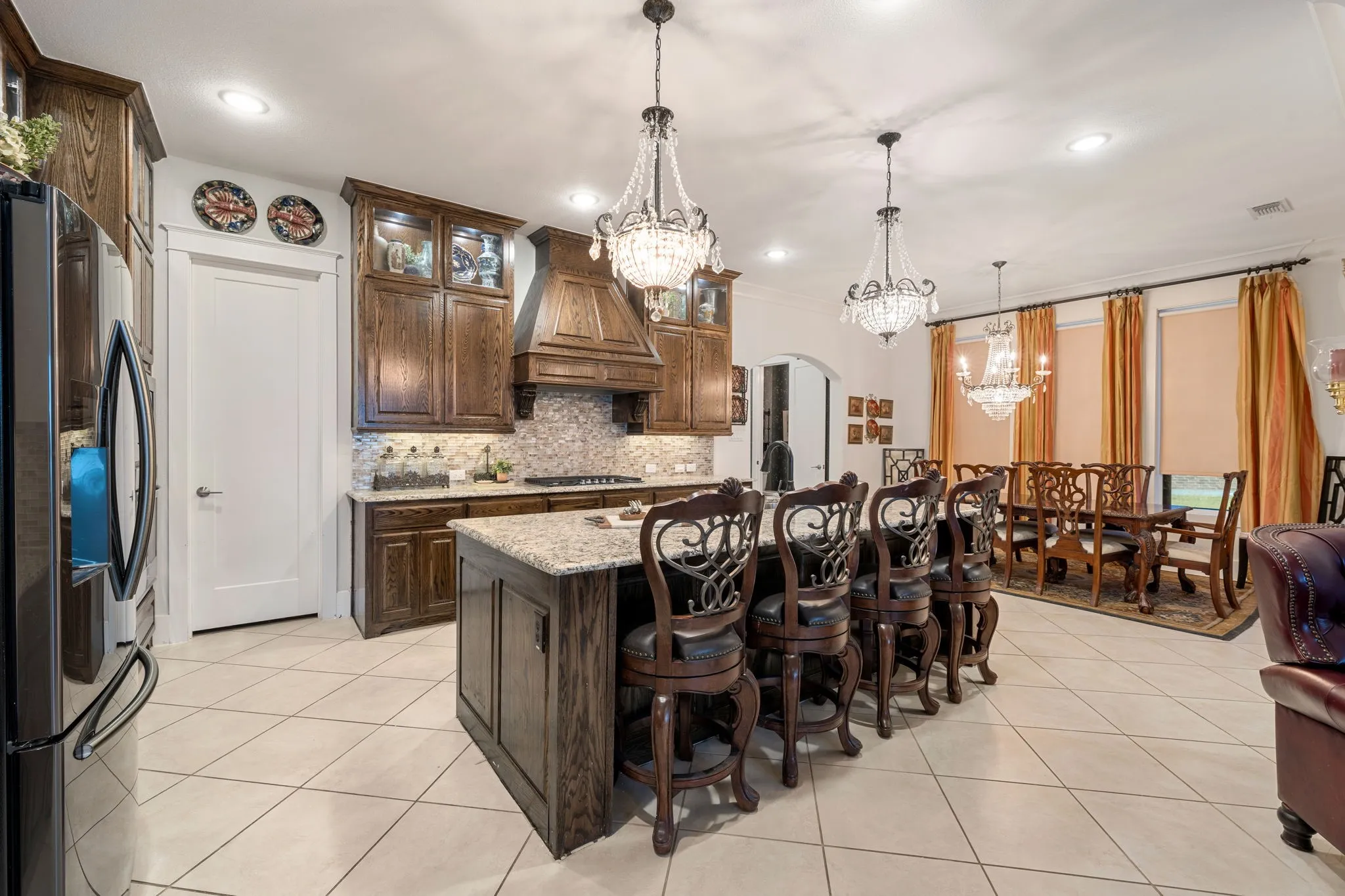 Single Family Residence For Sale in Kaufman County , 18144 Lakefront Court, Forney, Texas 75126, 4 Bedroom, 5 Bathroom, 2 Garage spaces, 2,991 Sqft, built in 2019, mls#21355715, Real Estate Agent in Forney, Homes For Sale in Kaufman county, Homes For Sale in Forney, Realtor in Forney Texas, Real Estate Brokerage Independent Realty Texas, Luminita Cordes Realtor