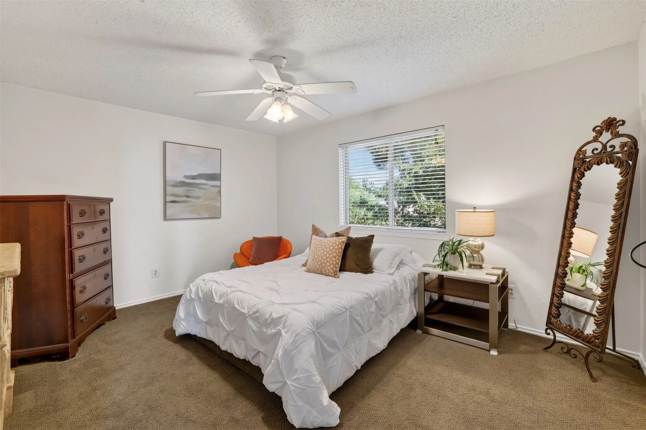 Single Family Residence For Sale in Denton County , 1413 Springaire Lane, Lewisville, Texas 75077, 4 Bedroom, 3 Bathroom, 2 Garage spaces, 3,018 Sqft, built in 1995, mls#21356795, Real Estate Agent in Lewisville, Homes For Sale in Denton county, Homes For Sale in Lewisville, Realtor in Lewisville Texas, Real Estate Brokerage Independent Realty Texas, Luminita Cordes Realtor