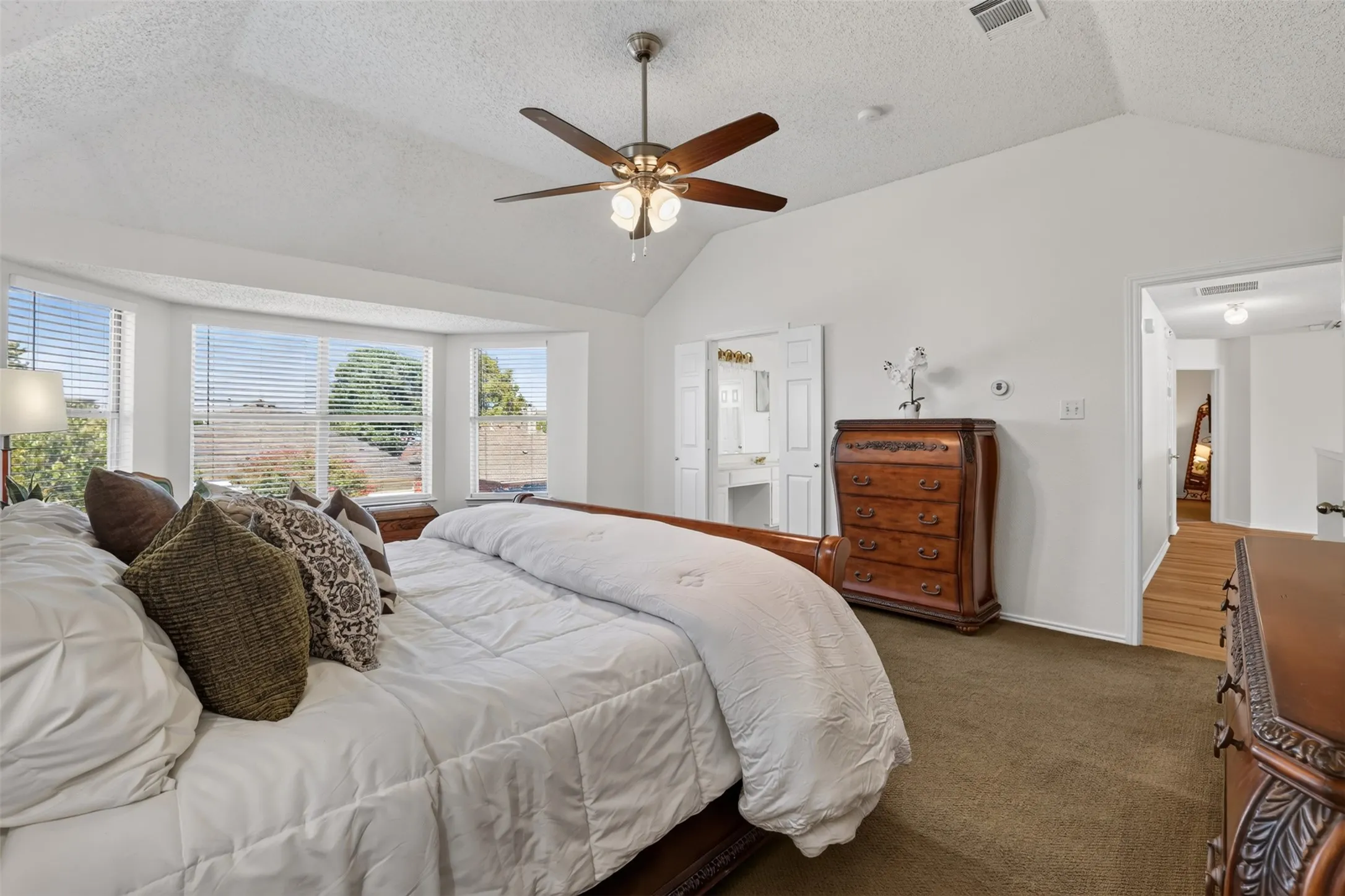 Single Family Residence For Sale in Denton County , 1413 Springaire Lane, Lewisville, Texas 75077, 4 Bedroom, 3 Bathroom, 2 Garage spaces, 3,018 Sqft, built in 1995, mls#21356795, Real Estate Agent in Lewisville, Homes For Sale in Denton county, Homes For Sale in Lewisville, Realtor in Lewisville Texas, Real Estate Brokerage Independent Realty Texas, Luminita Cordes Realtor