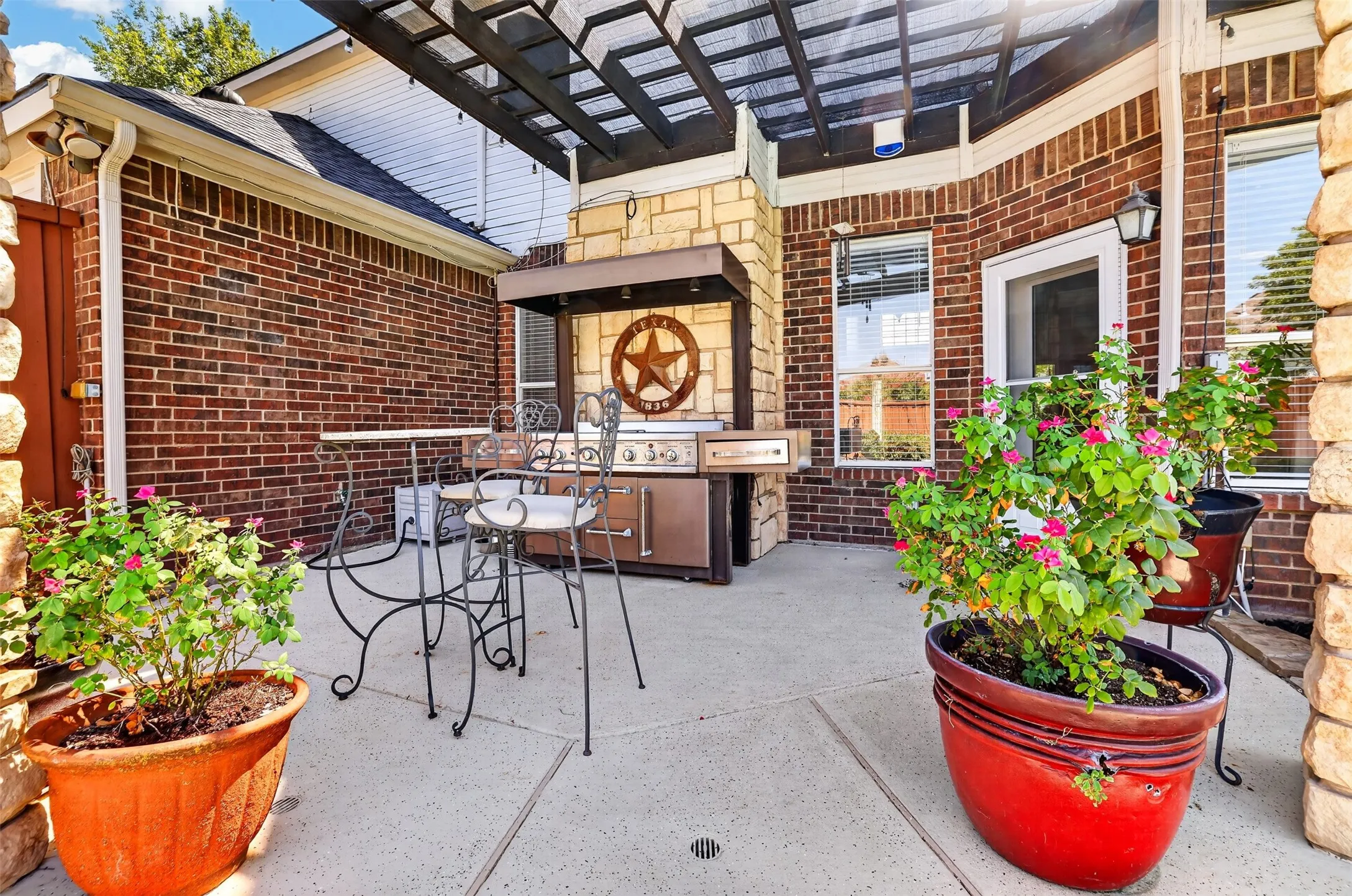 Single Family Residence For Sale in Denton County , 1413 Springaire Lane, Lewisville, Texas 75077, 4 Bedroom, 3 Bathroom, 2 Garage spaces, 3,018 Sqft, built in 1995, mls#21356795, Real Estate Agent in Lewisville, Homes For Sale in Denton county, Homes For Sale in Lewisville, Realtor in Lewisville Texas, Real Estate Brokerage Independent Realty Texas, Luminita Cordes Realtor