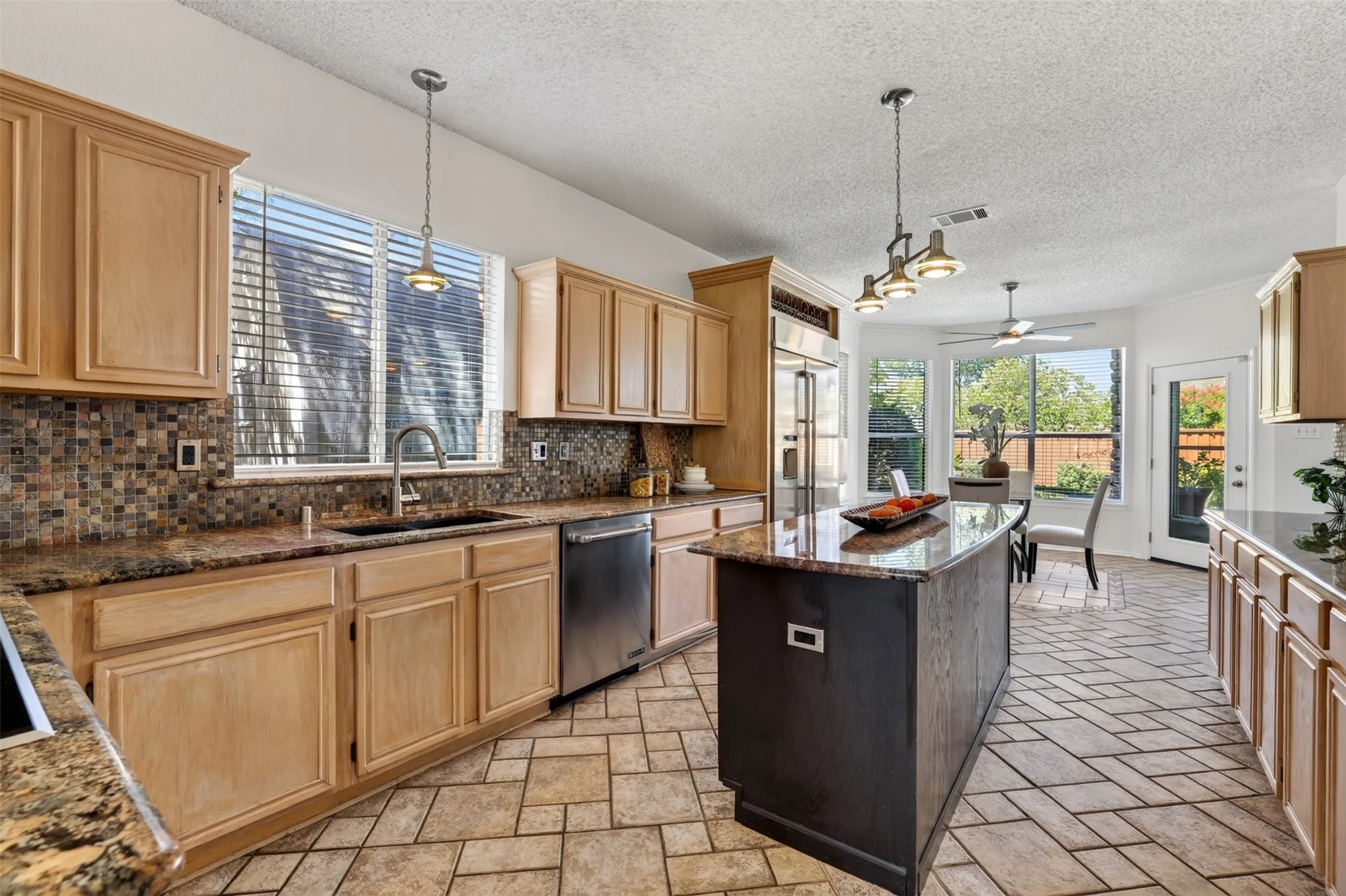 Single Family Residence For Sale in Denton County , 1413 Springaire Lane, Lewisville, Texas 75077, 4 Bedroom, 3 Bathroom, 2 Garage spaces, 3,018 Sqft, built in 1995, mls#21356795, Real Estate Agent in Lewisville, Homes For Sale in Denton county, Homes For Sale in Lewisville, Realtor in Lewisville Texas, Real Estate Brokerage Independent Realty Texas, Luminita Cordes Realtor