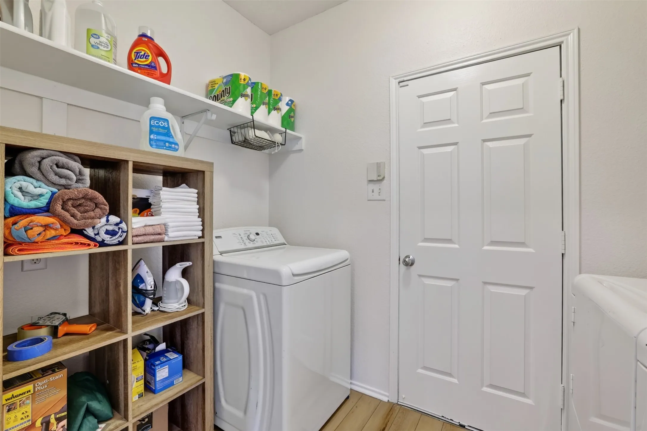 Single Family Residence For Sale in Denton County , 1413 Springaire Lane, Lewisville, Texas 75077, 4 Bedroom, 3 Bathroom, 2 Garage spaces, 3,018 Sqft, built in 1995, mls#21356795, Real Estate Agent in Lewisville, Homes For Sale in Denton county, Homes For Sale in Lewisville, Realtor in Lewisville Texas, Real Estate Brokerage Independent Realty Texas, Luminita Cordes Realtor