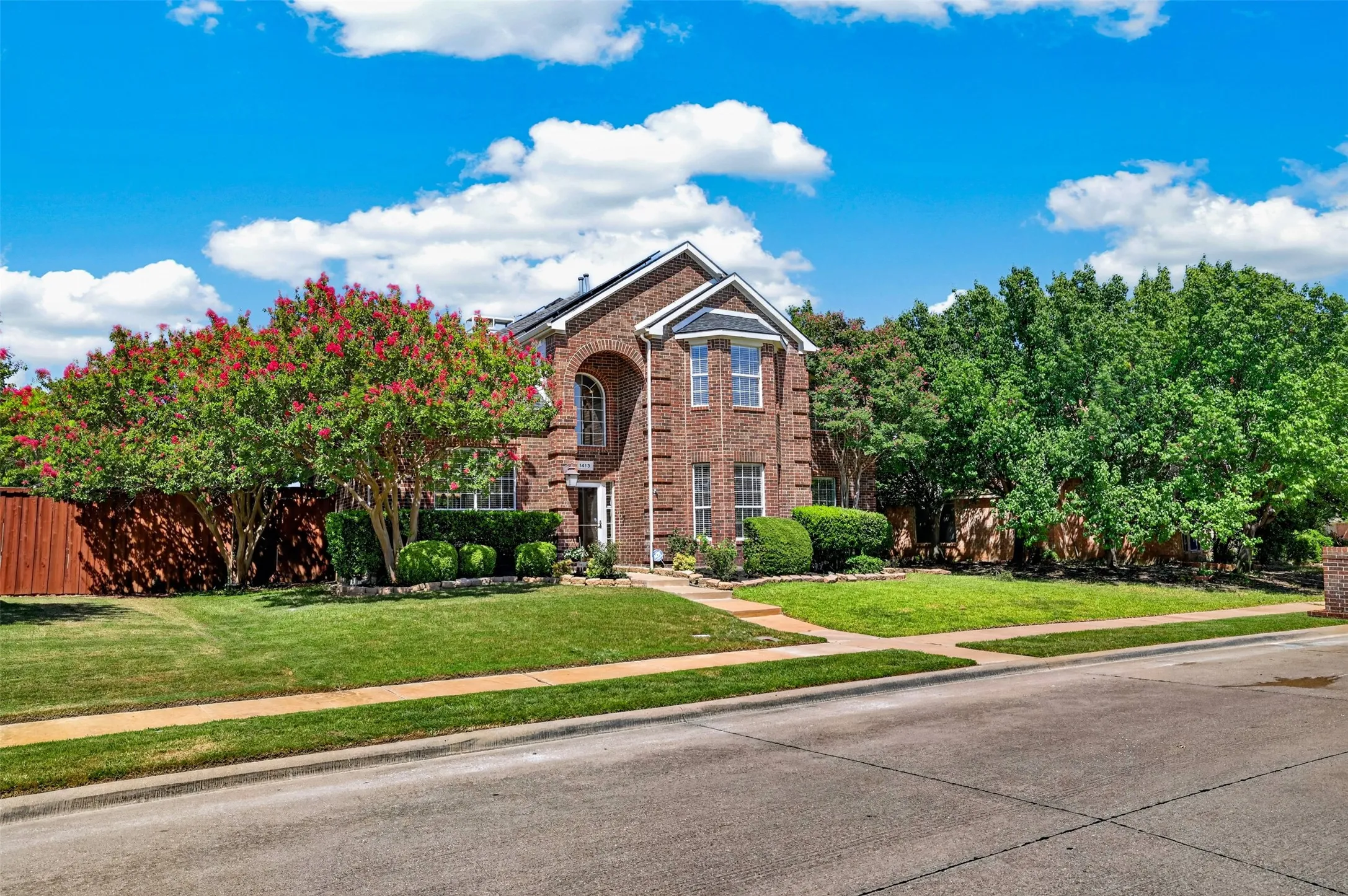 Single Family Residence For Sale in Denton County , 1413 Springaire Lane, Lewisville, Texas 75077, 4 Bedroom, 3 Bathroom, 2 Garage spaces, 3,018 Sqft, built in 1995, mls#21356795, Real Estate Agent in Lewisville, Homes For Sale in Denton county, Homes For Sale in Lewisville, Realtor in Lewisville Texas, Real Estate Brokerage Independent Realty Texas, Luminita Cordes Realtor