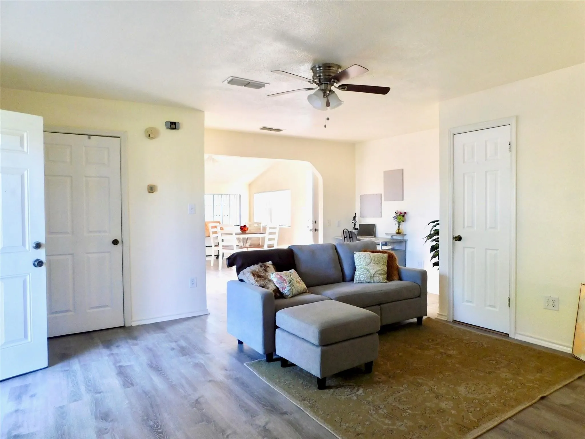 Single Family Residence For Sale in Denton County , 31 Rogers Circle, Krum, Texas 76249, 1 Bedroom, 2 Bathroom, Garage spaces, 980 Sqft, built in 1985, Price $228,000, mls#21356892, Real Estate Agent in Krum, Homes For Sale in Denton county, Homes For Sale in Krum, Realtor in Krum Texas, Real Estate Brokerage Independent Realty Texas, Luminita Cordes Realtor