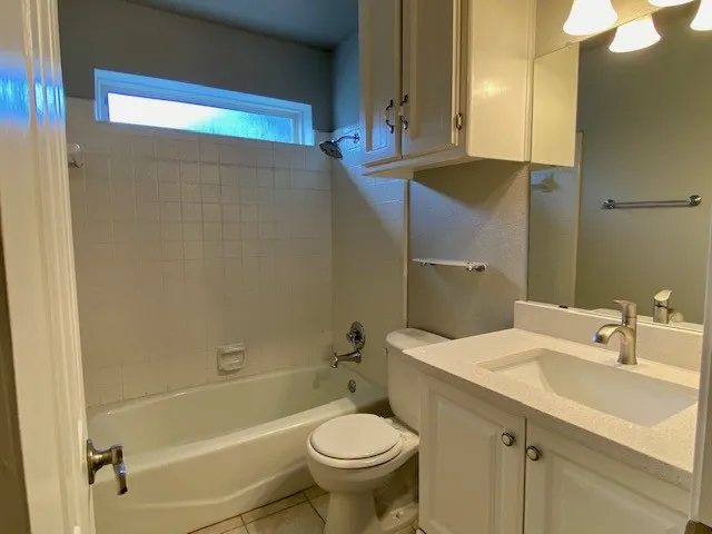 Single Family Residence For Rent in Tarrant County , 2814 Mesa Verde Trail, Grapevine, Texas 76051, 3 Bedroom, 2 Bathroom, 2 Garage spaces, 1,326 Sqft, built in 1980, mls#21291595, Real Estate Agent in Grapevine, Homes For Rent in Tarrant county, Homes For Rent in Grapevine, Realtor in Grapevine Texas, Real Estate Brokerage Independent Realty Texas, Luminita Cordes Realtor