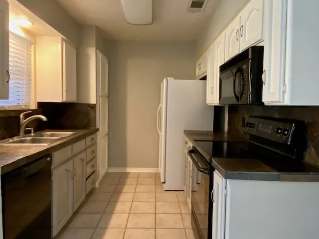 Single Family Residence For Rent in Tarrant County , 2814 Mesa Verde Trail, Grapevine, Texas 76051, 3 Bedroom, 2 Bathroom, 2 Garage spaces, 1,326 Sqft, built in 1980, mls#21291595, Real Estate Agent in Grapevine, Homes For Rent in Tarrant county, Homes For Rent in Grapevine, Realtor in Grapevine Texas, Real Estate Brokerage Independent Realty Texas, Luminita Cordes Realtor