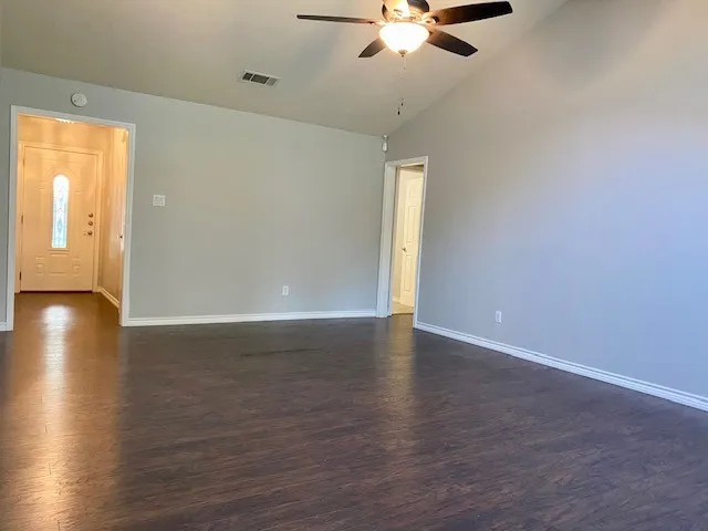 Single Family Residence For Rent in Tarrant County , 2814 Mesa Verde Trail, Grapevine, Texas 76051, 3 Bedroom, 2 Bathroom, 2 Garage spaces, 1,326 Sqft, built in 1980, mls#21291595, Real Estate Agent in Grapevine, Homes For Rent in Tarrant county, Homes For Rent in Grapevine, Realtor in Grapevine Texas, Real Estate Brokerage Independent Realty Texas, Luminita Cordes Realtor