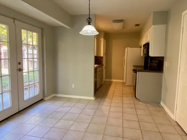 Single Family Residence For Rent in Tarrant County , 2814 Mesa Verde Trail, Grapevine, Texas 76051, 3 Bedroom, 2 Bathroom, 2 Garage spaces, 1,326 Sqft, built in 1980, mls#21291595, Real Estate Agent in Grapevine, Homes For Rent in Tarrant county, Homes For Rent in Grapevine, Realtor in Grapevine Texas, Real Estate Brokerage Independent Realty Texas, Luminita Cordes Realtor