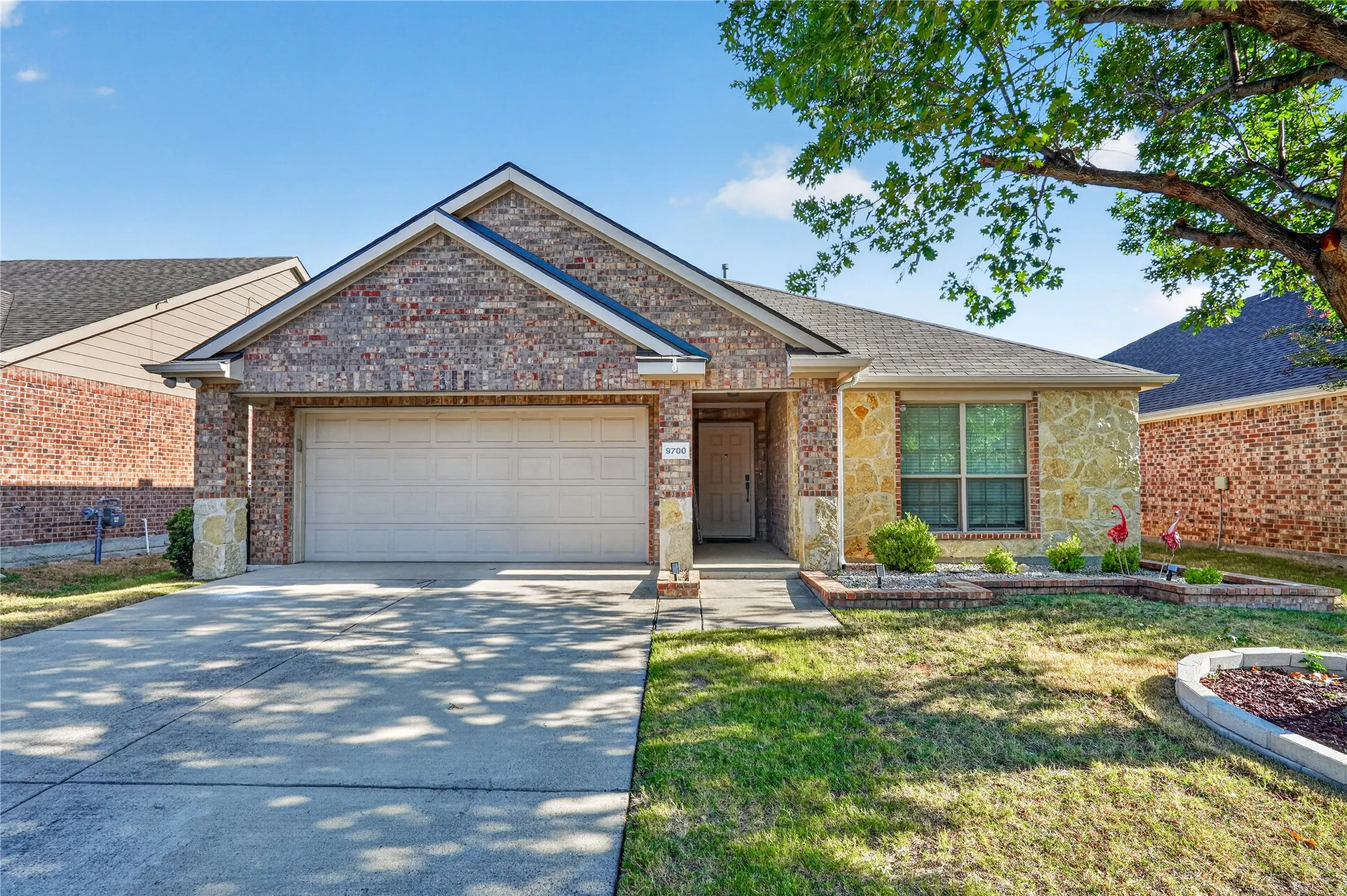 Single Family Residence For Sale in Collin County , 9700 Tipperary Drive, Mc Kinney, Texas 75072, 3 Bedroom, 2 Bathroom, 2 Garage spaces, 1,757 Sqft, built in 2010, mls#21356717, Real Estate Agent in Mc Kinney, Homes For Sale in Collin county, Homes For Sale in Mc Kinney, Realtor in Mc Kinney Texas, Real Estate Brokerage Independent Realty Texas, Luminita Cordes Realtor