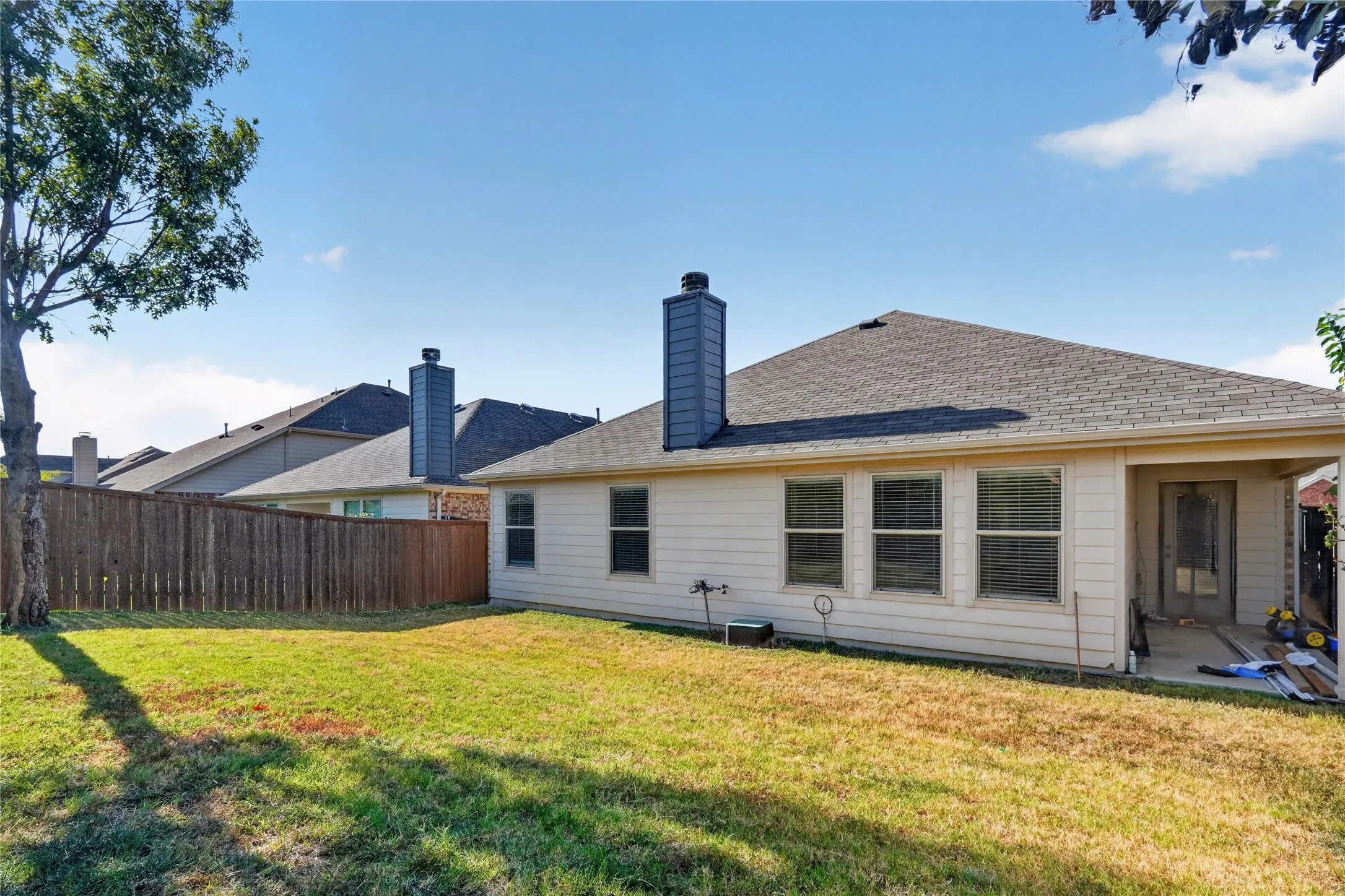 Single Family Residence For Sale in Collin County , 9700 Tipperary Drive, Mc Kinney, Texas 75072, 3 Bedroom, 2 Bathroom, 2 Garage spaces, 1,757 Sqft, built in 2010, mls#21356717, Real Estate Agent in Mc Kinney, Homes For Sale in Collin county, Homes For Sale in Mc Kinney, Realtor in Mc Kinney Texas, Real Estate Brokerage Independent Realty Texas, Luminita Cordes Realtor