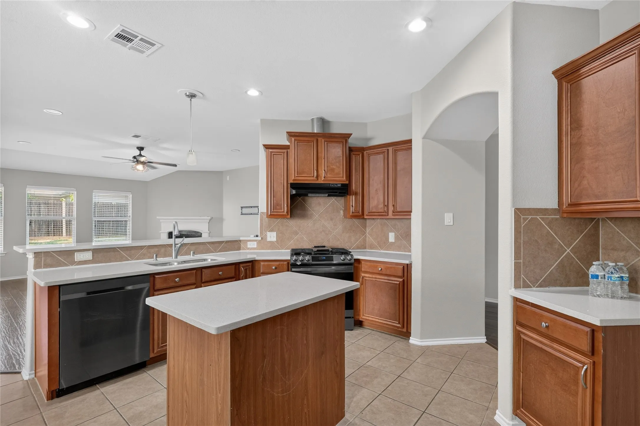 Single Family Residence For Sale in Collin County , 9700 Tipperary Drive, Mc Kinney, Texas 75072, 3 Bedroom, 2 Bathroom, 2 Garage spaces, 1,757 Sqft, built in 2010, mls#21356717, Real Estate Agent in Mc Kinney, Homes For Sale in Collin county, Homes For Sale in Mc Kinney, Realtor in Mc Kinney Texas, Real Estate Brokerage Independent Realty Texas, Luminita Cordes Realtor