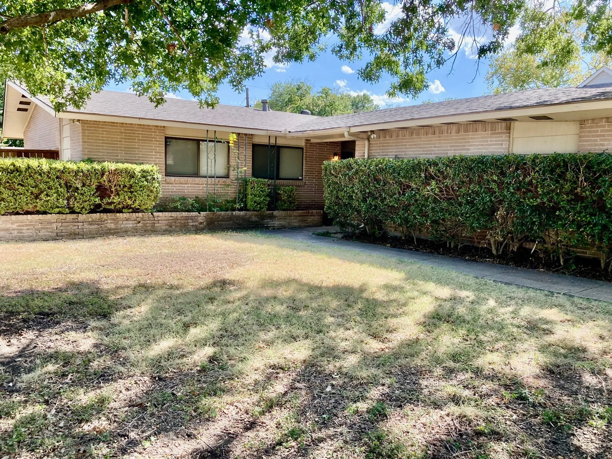 Single Family Residence For Rent in Dallas County , 801 Kingswood Avenue, Richardson, Texas 75080, 4 Bedroom, 2 Bathroom, 2 Garage spaces, 1,553 Sqft, built in 1962, mls#21357308, Real Estate Agent in Richardson, Homes For Rent in Dallas county, Homes For Rent in Richardson, Realtor in Richardson Texas, Real Estate Brokerage Independent Realty Texas, Luminita Cordes Realtor