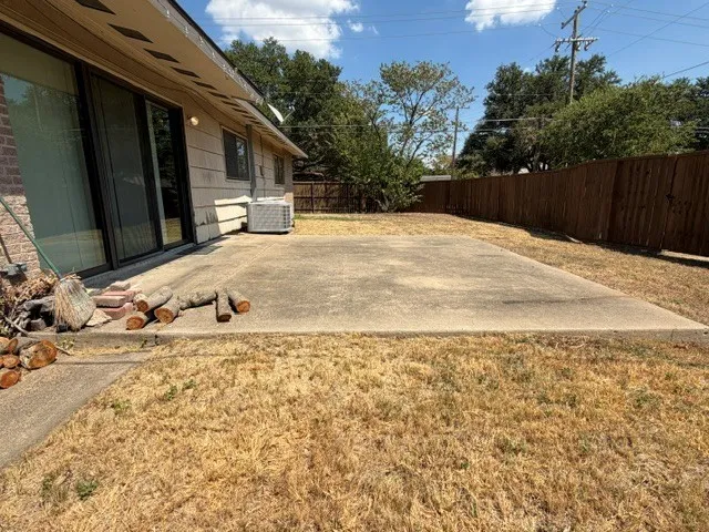 Single Family Residence For Rent in Dallas County , 801 Kingswood Avenue, Richardson, Texas 75080, 4 Bedroom, 2 Bathroom, 2 Garage spaces, 1,553 Sqft, built in 1962, mls#21357308, Real Estate Agent in Richardson, Homes For Rent in Dallas county, Homes For Rent in Richardson, Realtor in Richardson Texas, Real Estate Brokerage Independent Realty Texas, Luminita Cordes Realtor