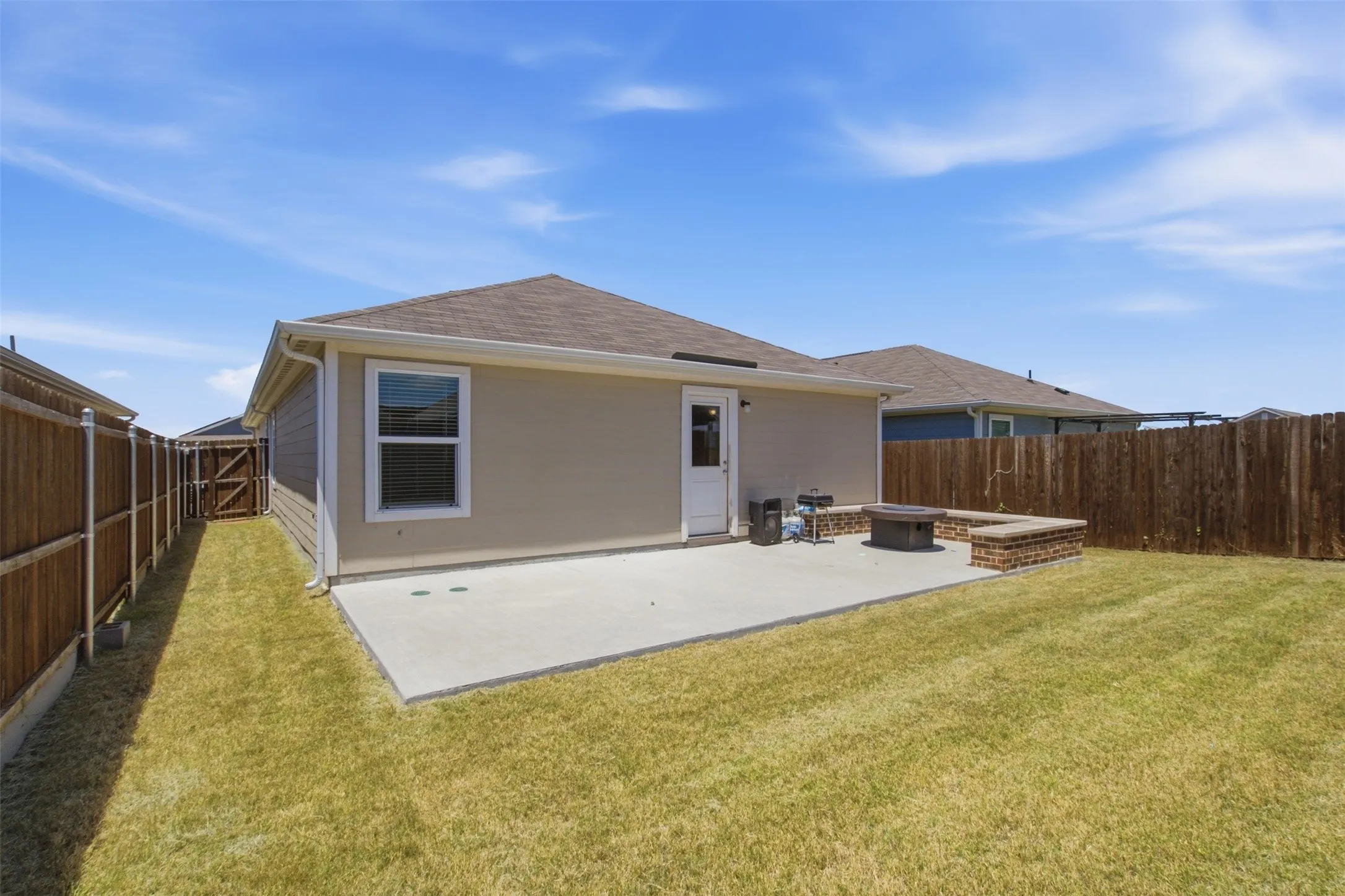 Single Family Residence For Sale in Collin County , 5907 Wedgemere Drive, Princeton, Texas 75407, 3 Bedroom, 2 Bathroom, 2 Garage spaces, 1,406 Sqft, built in 2022, Price $265,000, mls#21348235, Real Estate Agent in Princeton, Homes For Sale in Collin county, Homes For Sale in Princeton, Realtor in Princeton Texas, Real Estate Brokerage Independent Realty Texas, Luminita Cordes Realtor