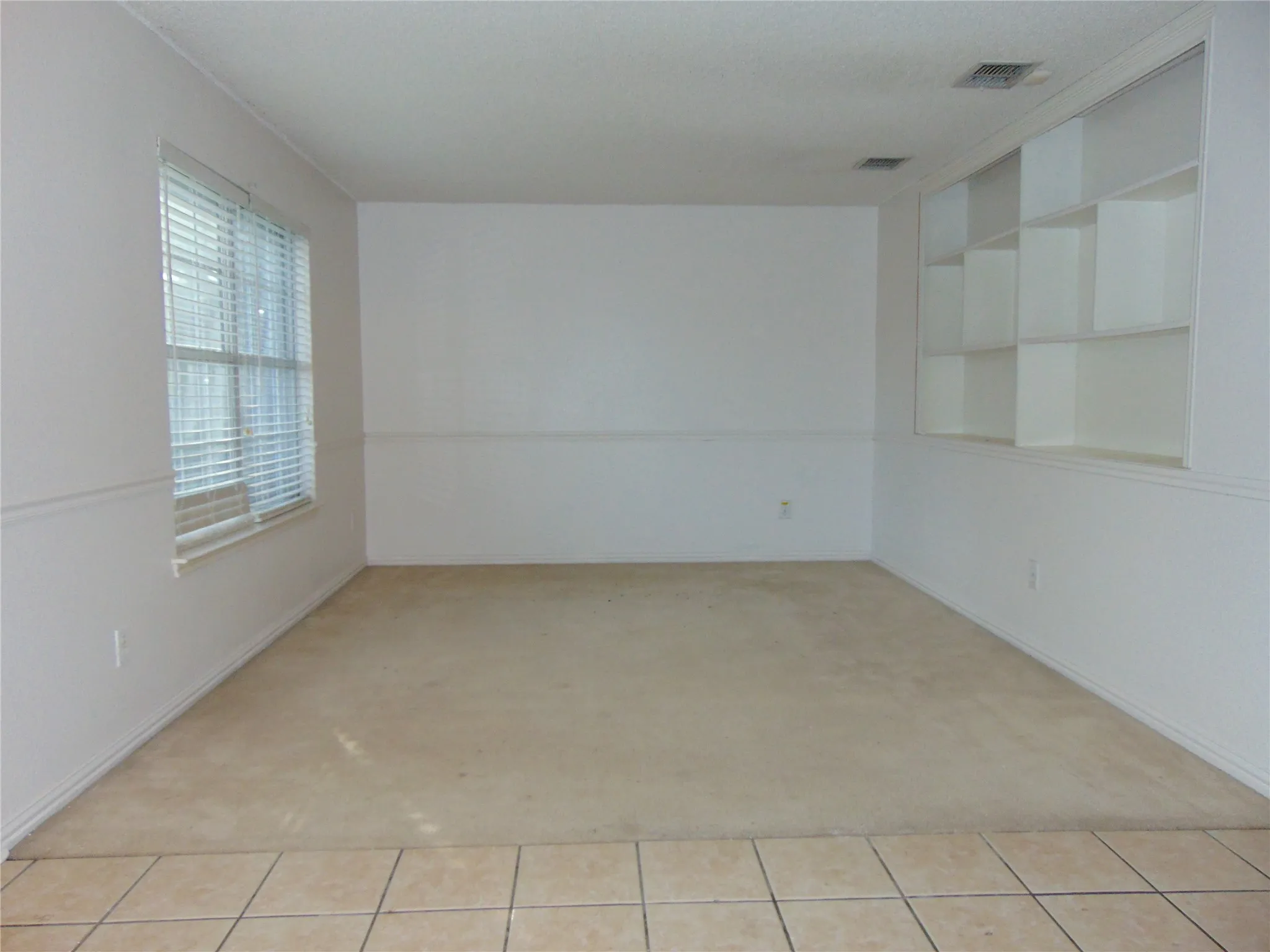 Single Family Residence For Rent in Tarrant County , 7009 Oconnor Street, Arlington, Texas 76002, 4 Bedroom, 3 Bathroom, Garage spaces, 3,292 Sqft, built in 2000, mls#21357314, Real Estate Agent in Arlington, Homes For Rent in Tarrant county, Homes For Rent in Arlington, Realtor in Arlington Texas, Real Estate Brokerage Independent Realty Texas, Luminita Cordes Realtor