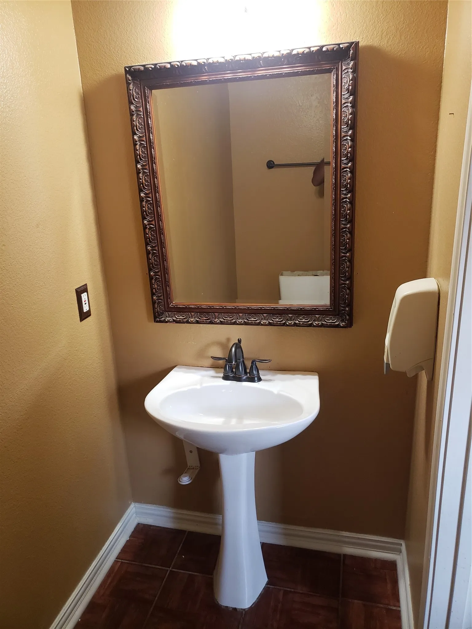 Single Family Residence For Rent in Tarrant County , 7009 Oconnor Street, Arlington, Texas 76002, 4 Bedroom, 3 Bathroom, Garage spaces, 3,292 Sqft, built in 2000, mls#21357314, Real Estate Agent in Arlington, Homes For Rent in Tarrant county, Homes For Rent in Arlington, Realtor in Arlington Texas, Real Estate Brokerage Independent Realty Texas, Luminita Cordes Realtor
