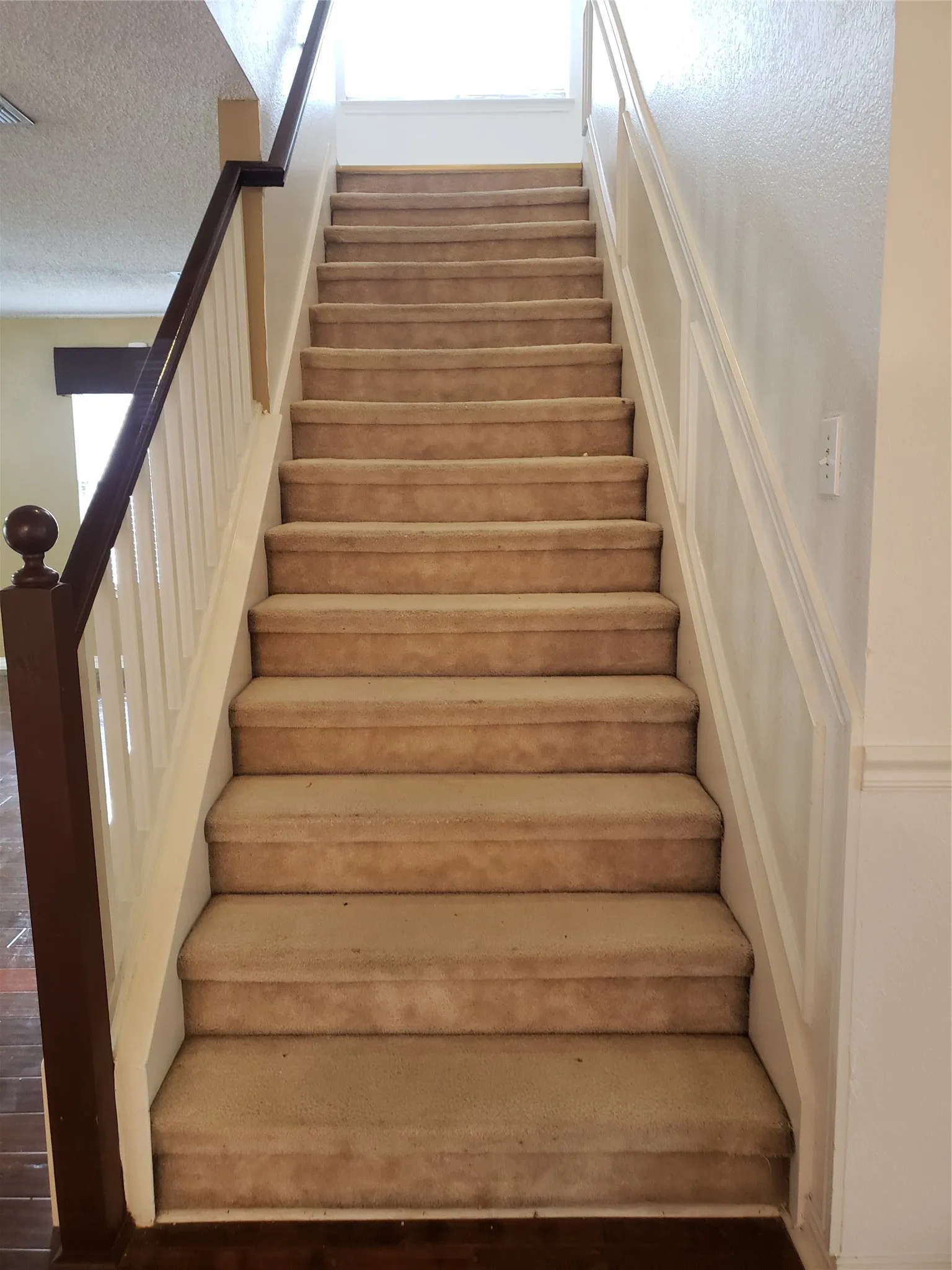 Single Family Residence For Rent in Tarrant County , 7009 Oconnor Street, Arlington, Texas 76002, 4 Bedroom, 3 Bathroom, Garage spaces, 3,292 Sqft, built in 2000, mls#21357314, Real Estate Agent in Arlington, Homes For Rent in Tarrant county, Homes For Rent in Arlington, Realtor in Arlington Texas, Real Estate Brokerage Independent Realty Texas, Luminita Cordes Realtor