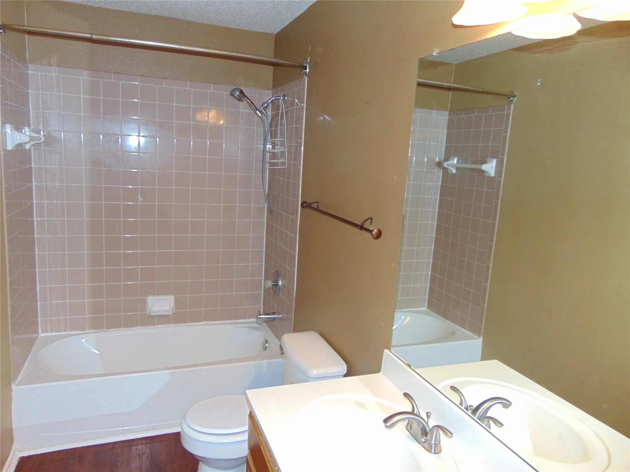 Single Family Residence For Rent in Tarrant County , 7009 Oconnor Street, Arlington, Texas 76002, 4 Bedroom, 3 Bathroom, Garage spaces, 3,292 Sqft, built in 2000, mls#21357314, Real Estate Agent in Arlington, Homes For Rent in Tarrant county, Homes For Rent in Arlington, Realtor in Arlington Texas, Real Estate Brokerage Independent Realty Texas, Luminita Cordes Realtor