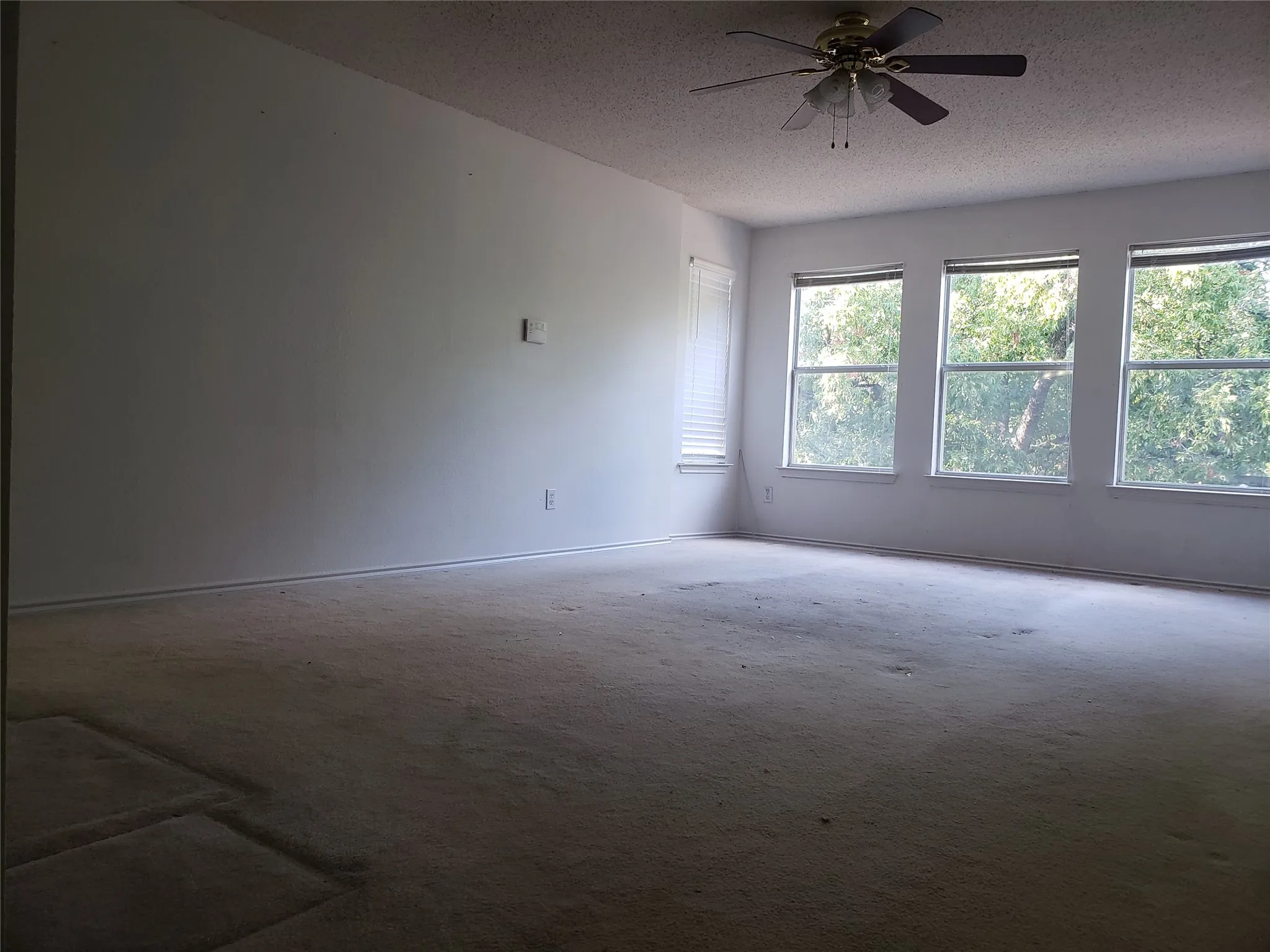 Single Family Residence For Rent in Tarrant County , 7009 Oconnor Street, Arlington, Texas 76002, 4 Bedroom, 3 Bathroom, Garage spaces, 3,292 Sqft, built in 2000, mls#21357314, Real Estate Agent in Arlington, Homes For Rent in Tarrant county, Homes For Rent in Arlington, Realtor in Arlington Texas, Real Estate Brokerage Independent Realty Texas, Luminita Cordes Realtor