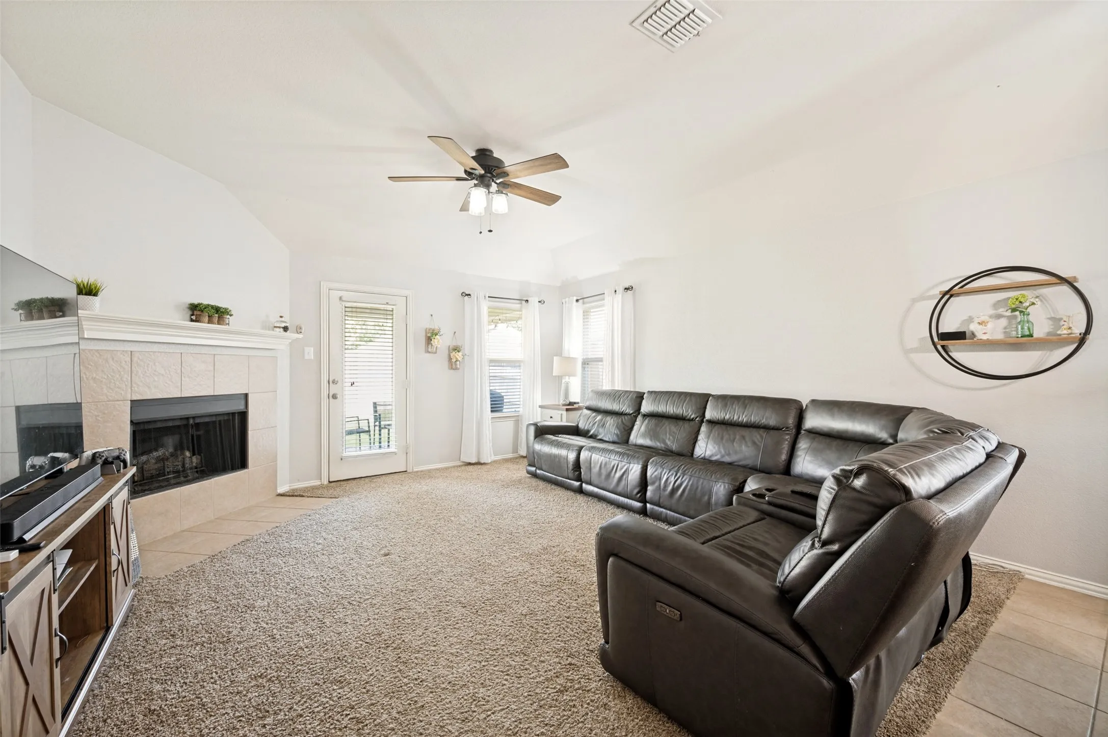 Single Family Residence For Sale in Denton County , 1421 Danielle Creek Drive, Little Elm, Texas 75068, 3 Bedroom, 2 Bathroom, 2 Garage spaces, 1,763 Sqft, built in 2008, Price $314,900, mls#21356653, Real Estate Agent in Little Elm, Homes For Sale in Denton county, Homes For Sale in Little Elm, Realtor in Little Elm Texas, Real Estate Brokerage Independent Realty Texas, Luminita Cordes Realtor