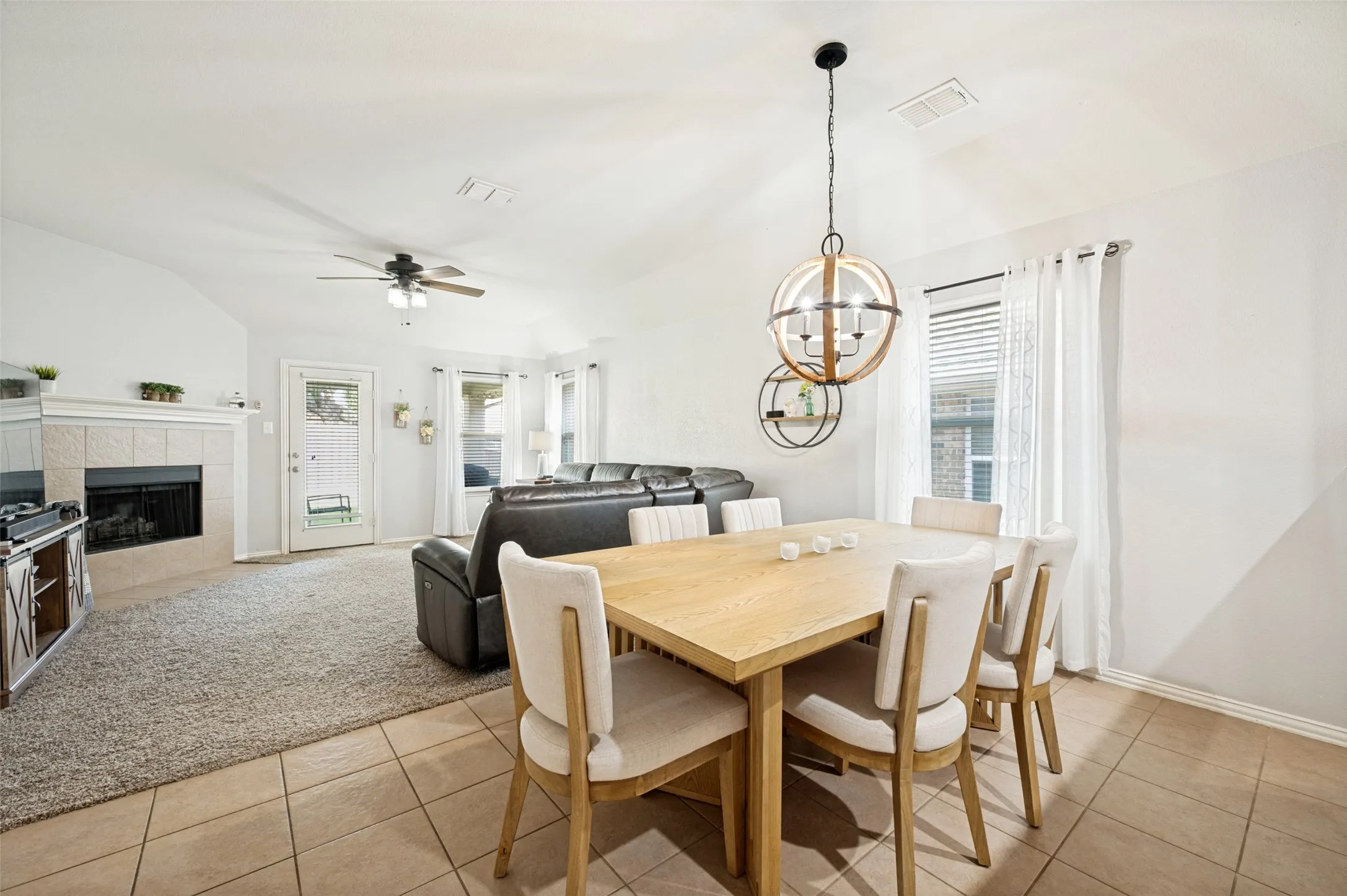 Single Family Residence For Sale in Denton County , 1421 Danielle Creek Drive, Little Elm, Texas 75068, 3 Bedroom, 2 Bathroom, 2 Garage spaces, 1,763 Sqft, built in 2008, Price $314,900, mls#21356653, Real Estate Agent in Little Elm, Homes For Sale in Denton county, Homes For Sale in Little Elm, Realtor in Little Elm Texas, Real Estate Brokerage Independent Realty Texas, Luminita Cordes Realtor