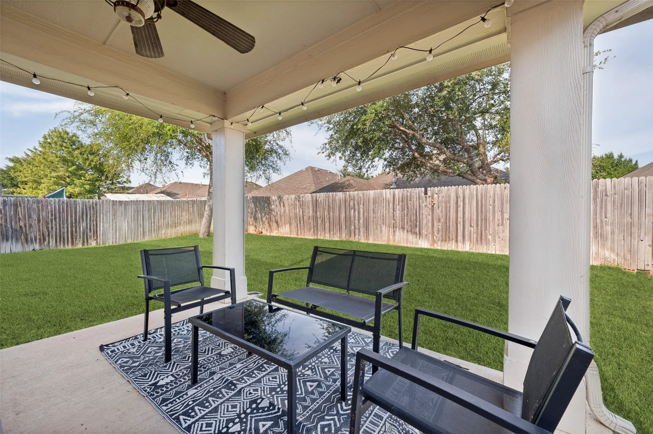 Single Family Residence For Sale in Denton County , 1421 Danielle Creek Drive, Little Elm, Texas 75068, 3 Bedroom, 2 Bathroom, 2 Garage spaces, 1,763 Sqft, built in 2008, Price $314,900, mls#21356653, Real Estate Agent in Little Elm, Homes For Sale in Denton county, Homes For Sale in Little Elm, Realtor in Little Elm Texas, Real Estate Brokerage Independent Realty Texas, Luminita Cordes Realtor