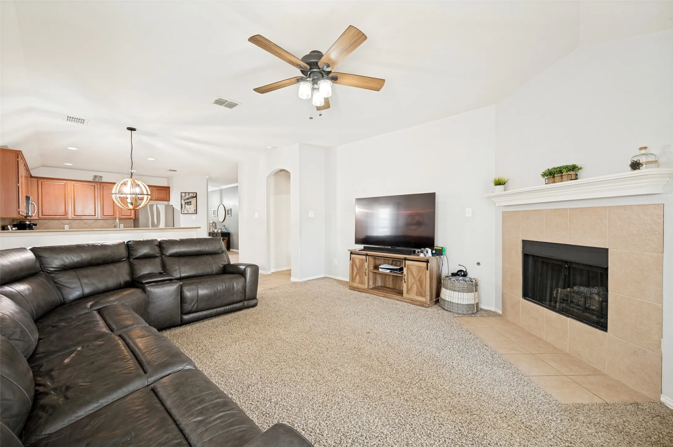 Single Family Residence For Sale in Denton County , 1421 Danielle Creek Drive, Little Elm, Texas 75068, 3 Bedroom, 2 Bathroom, 2 Garage spaces, 1,763 Sqft, built in 2008, Price $314,900, mls#21356653, Real Estate Agent in Little Elm, Homes For Sale in Denton county, Homes For Sale in Little Elm, Realtor in Little Elm Texas, Real Estate Brokerage Independent Realty Texas, Luminita Cordes Realtor