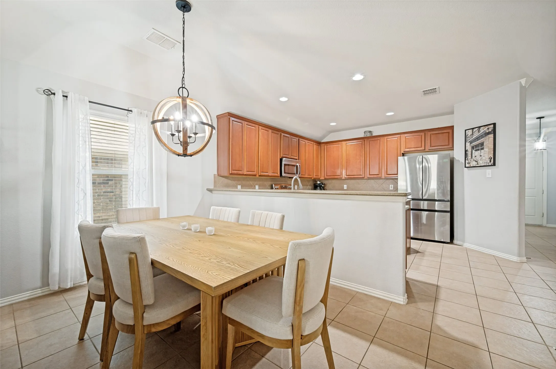 Single Family Residence For Sale in Denton County , 1421 Danielle Creek Drive, Little Elm, Texas 75068, 3 Bedroom, 2 Bathroom, 2 Garage spaces, 1,763 Sqft, built in 2008, Price $314,900, mls#21356653, Real Estate Agent in Little Elm, Homes For Sale in Denton county, Homes For Sale in Little Elm, Realtor in Little Elm Texas, Real Estate Brokerage Independent Realty Texas, Luminita Cordes Realtor