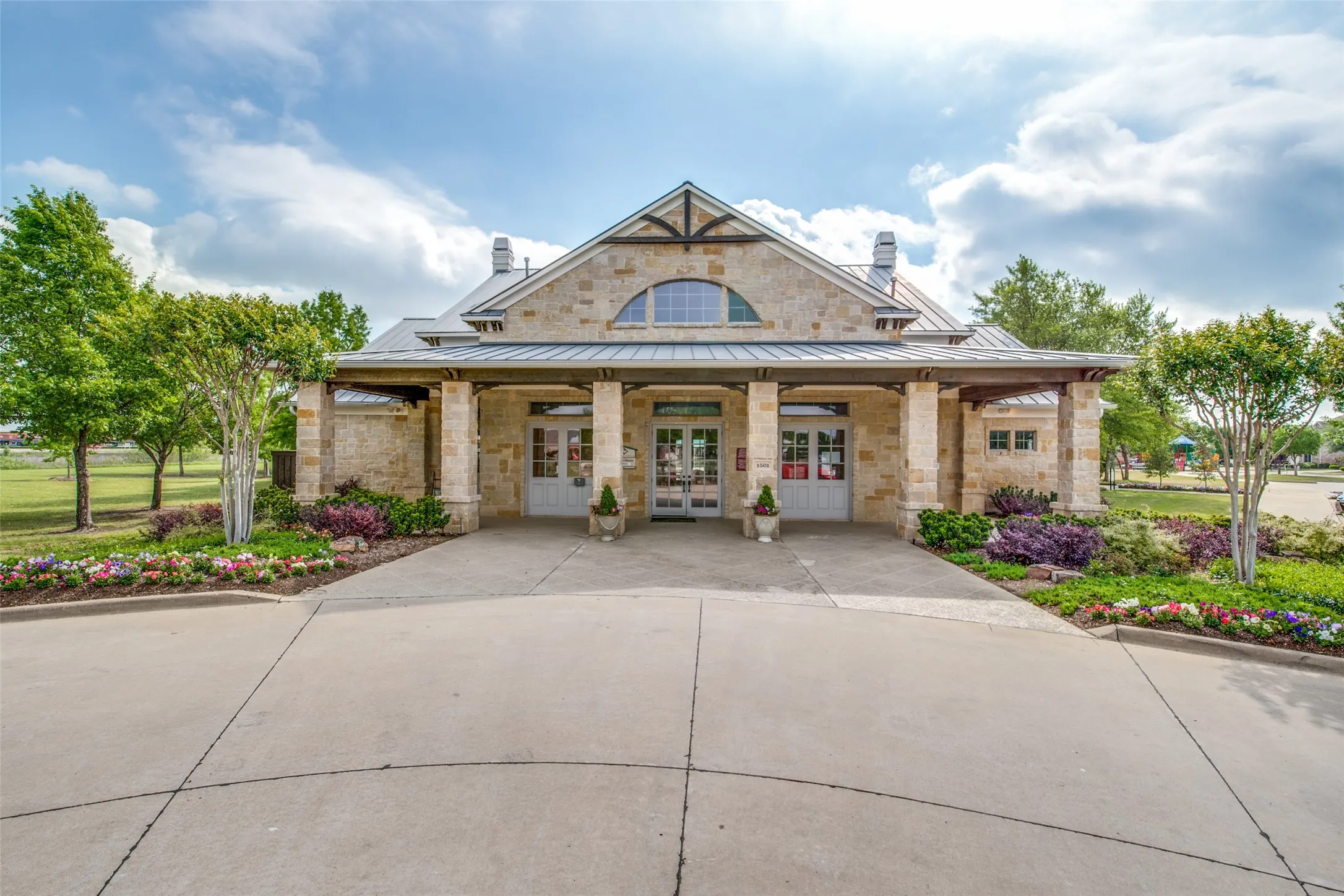 Single Family Residence For Sale in Denton County , 1421 Danielle Creek Drive, Little Elm, Texas 75068, 3 Bedroom, 2 Bathroom, 2 Garage spaces, 1,763 Sqft, built in 2008, Price $314,900, mls#21356653, Real Estate Agent in Little Elm, Homes For Sale in Denton county, Homes For Sale in Little Elm, Realtor in Little Elm Texas, Real Estate Brokerage Independent Realty Texas, Luminita Cordes Realtor